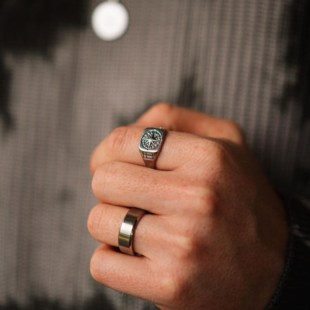 Compass Signature - Silver-toned ring