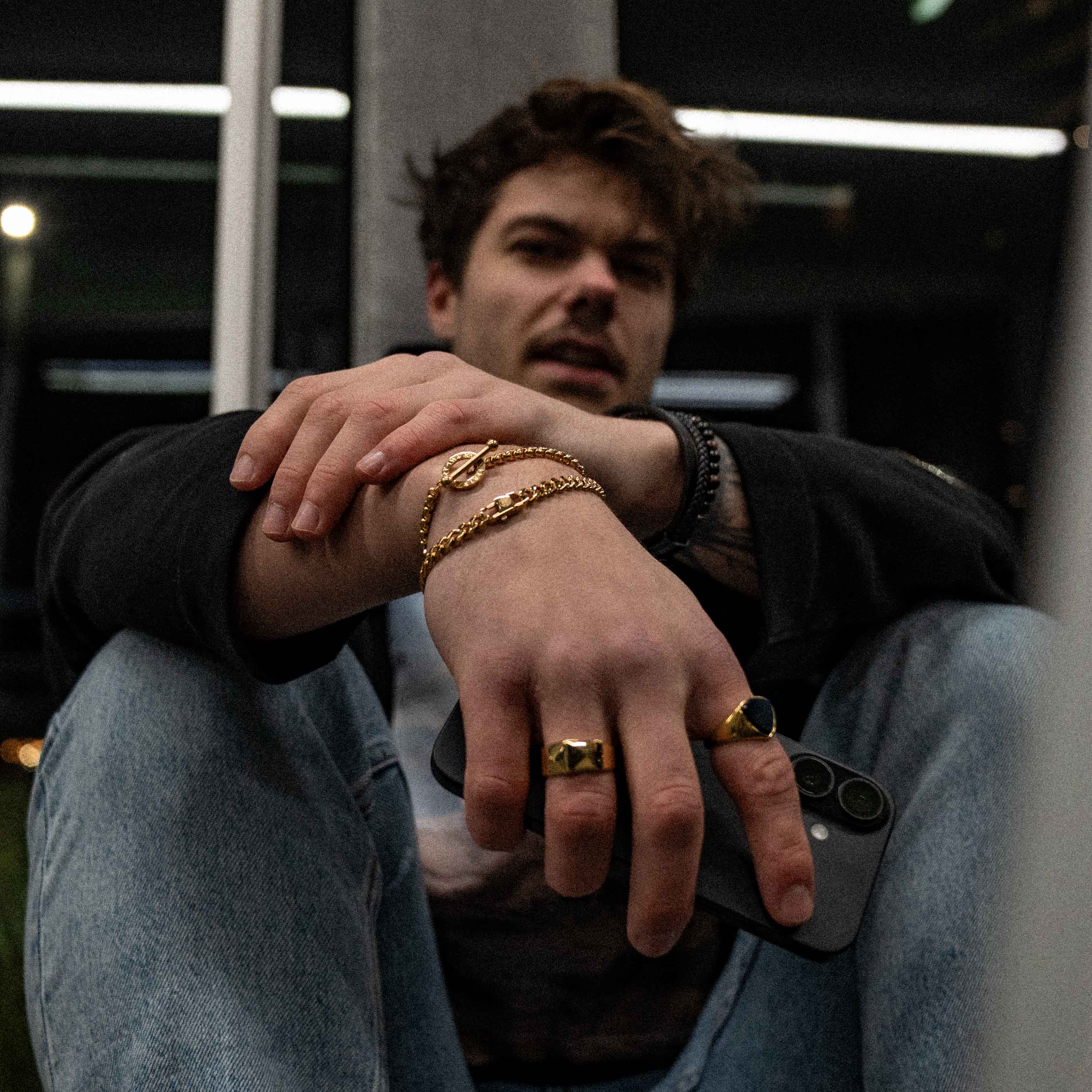 Kant Signature ring - Gold-toned