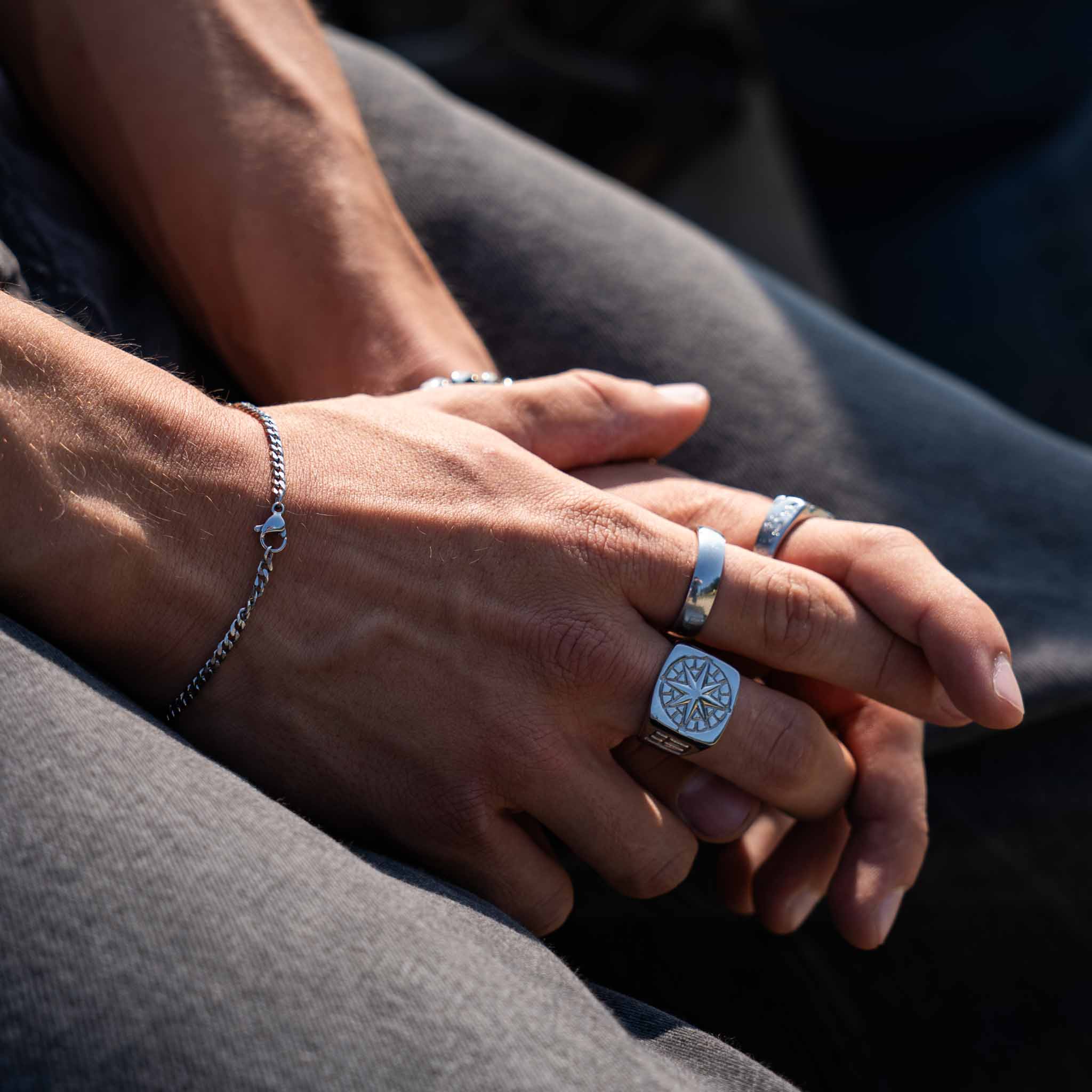 COMPASS OVERSIZE SIGNATURE RING (SILVER)