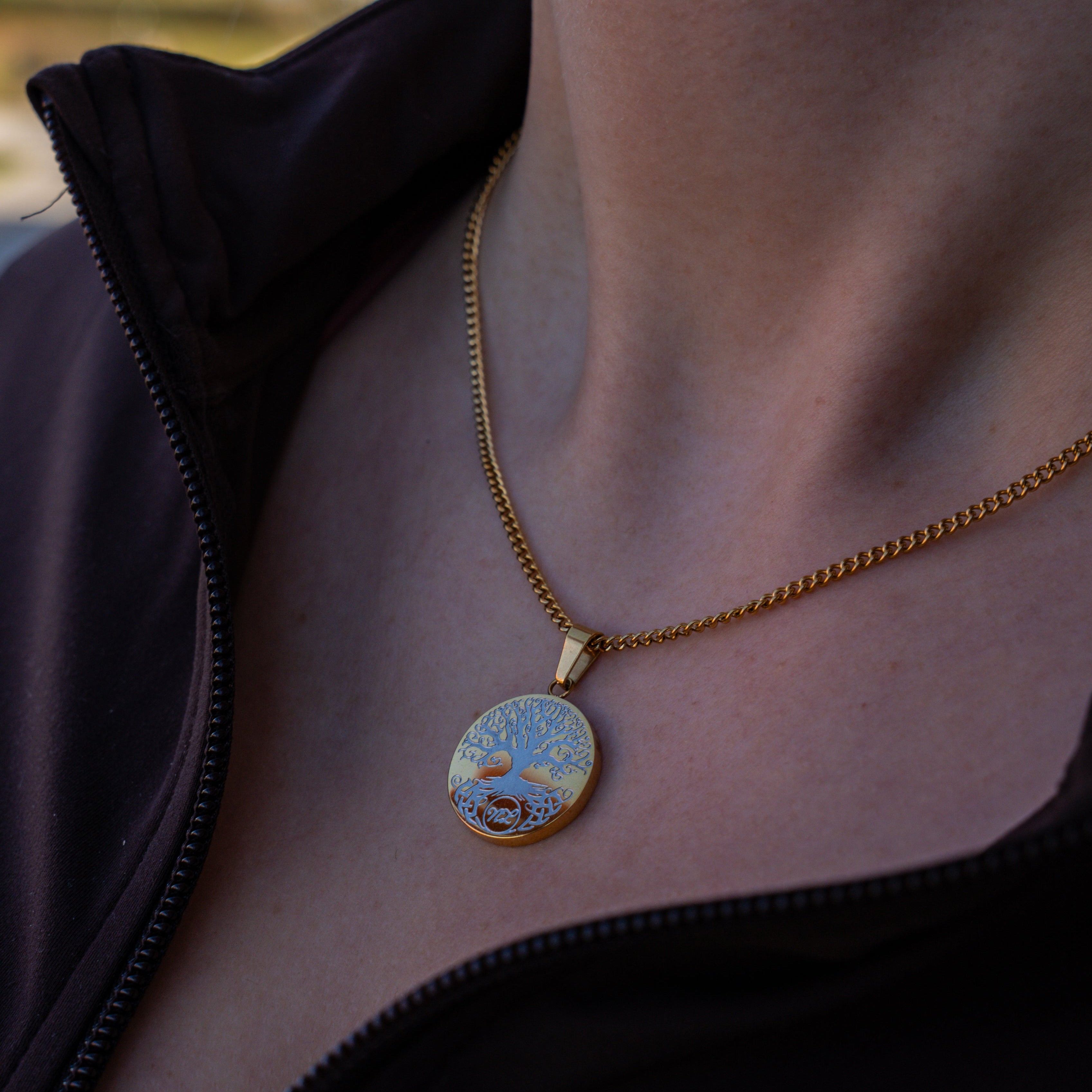 NL Yggdrasil pendant - Gold-toned