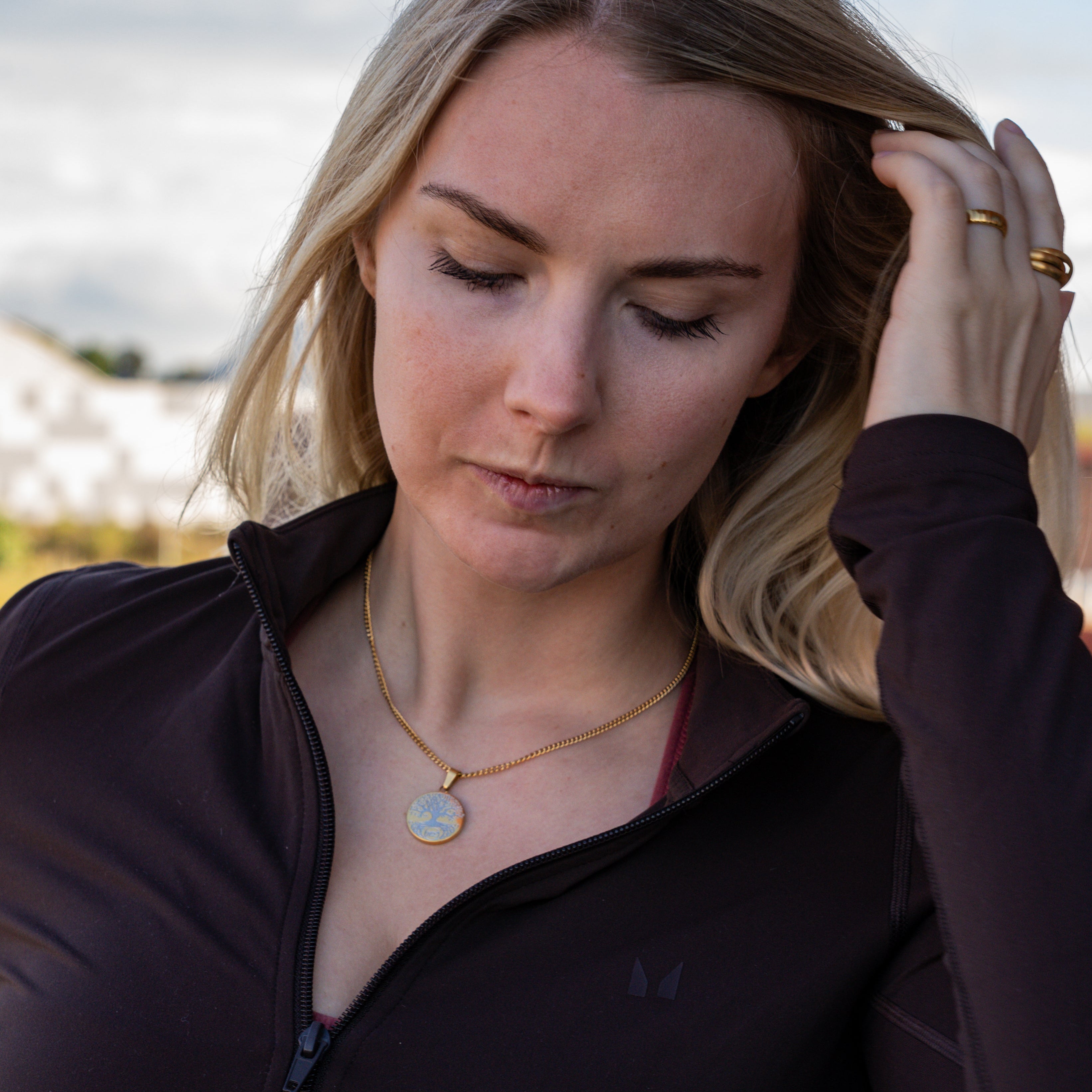 NL Yggdrasil pendant - Gold-toned