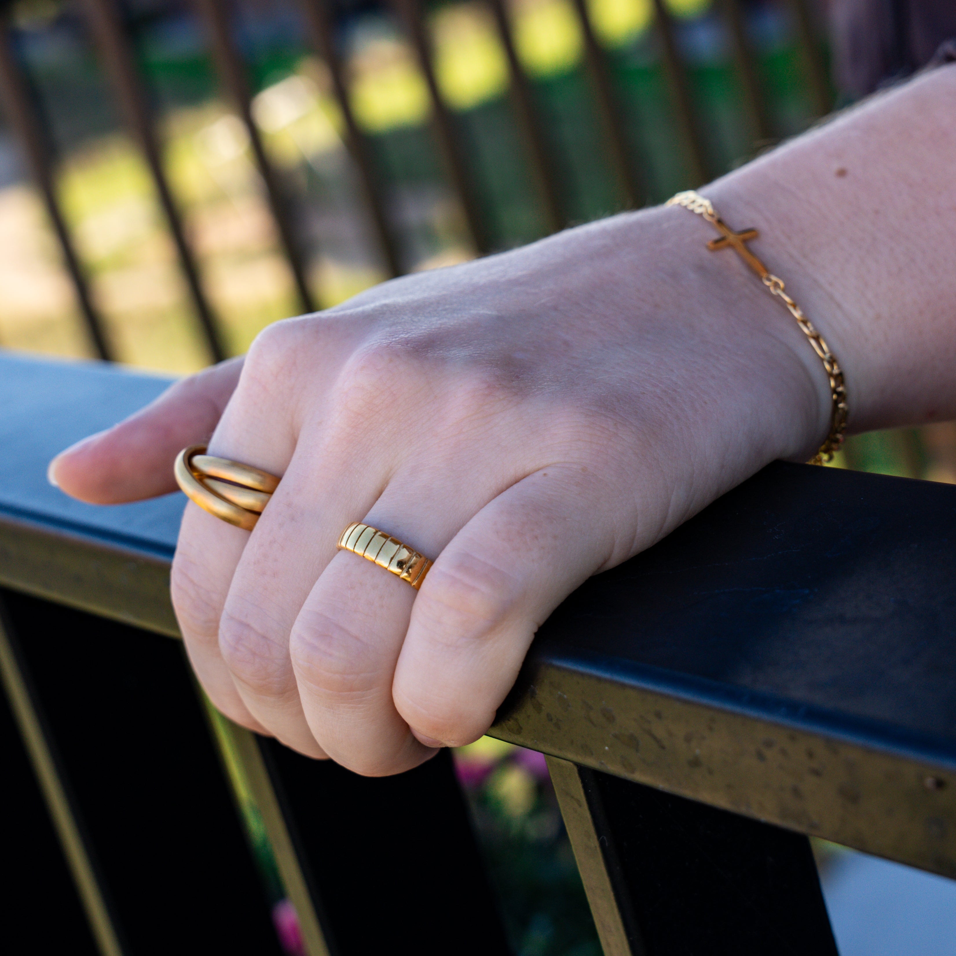 Siempre Cut band - Gold-toned ring
