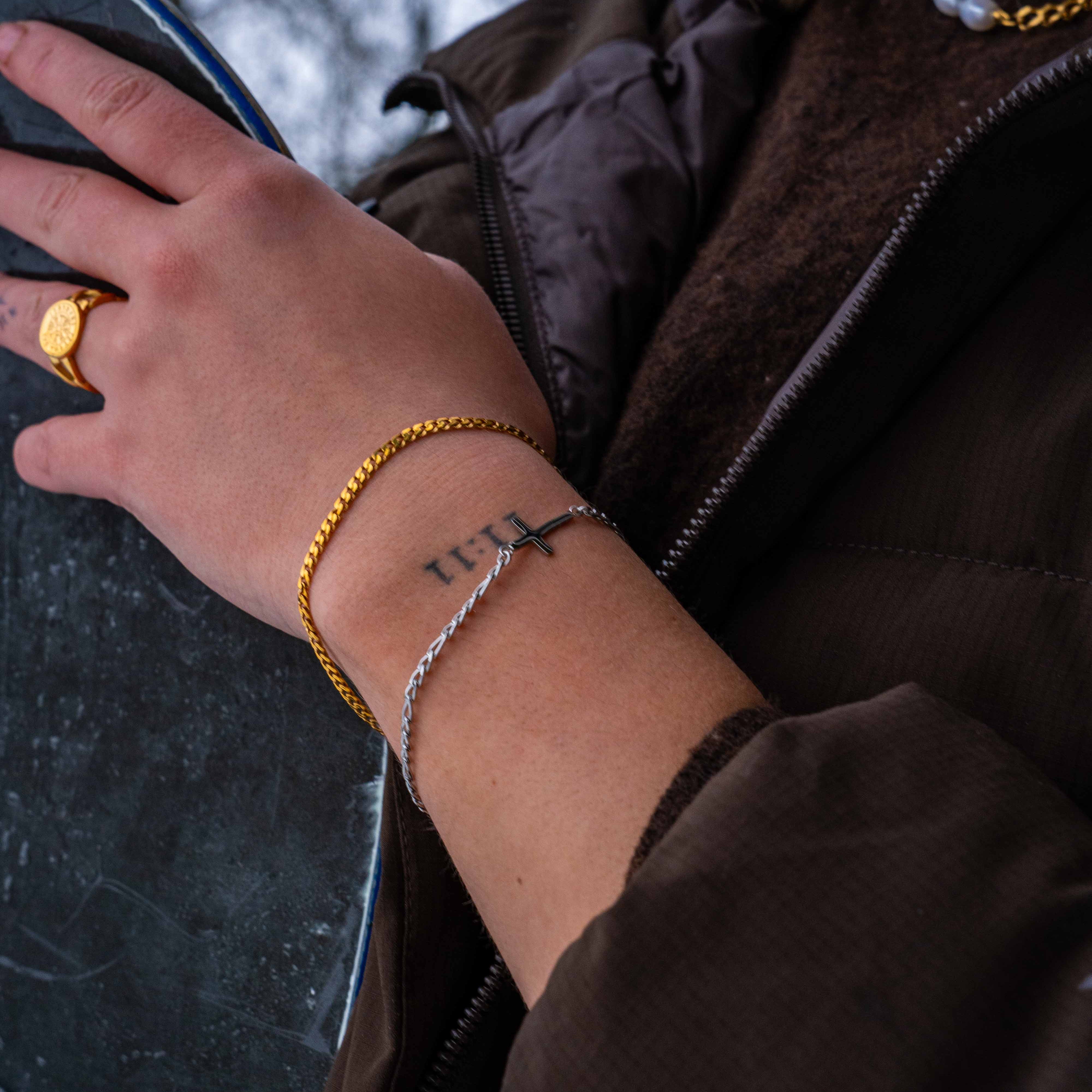 Antique Cross bracelet - Silver-toned