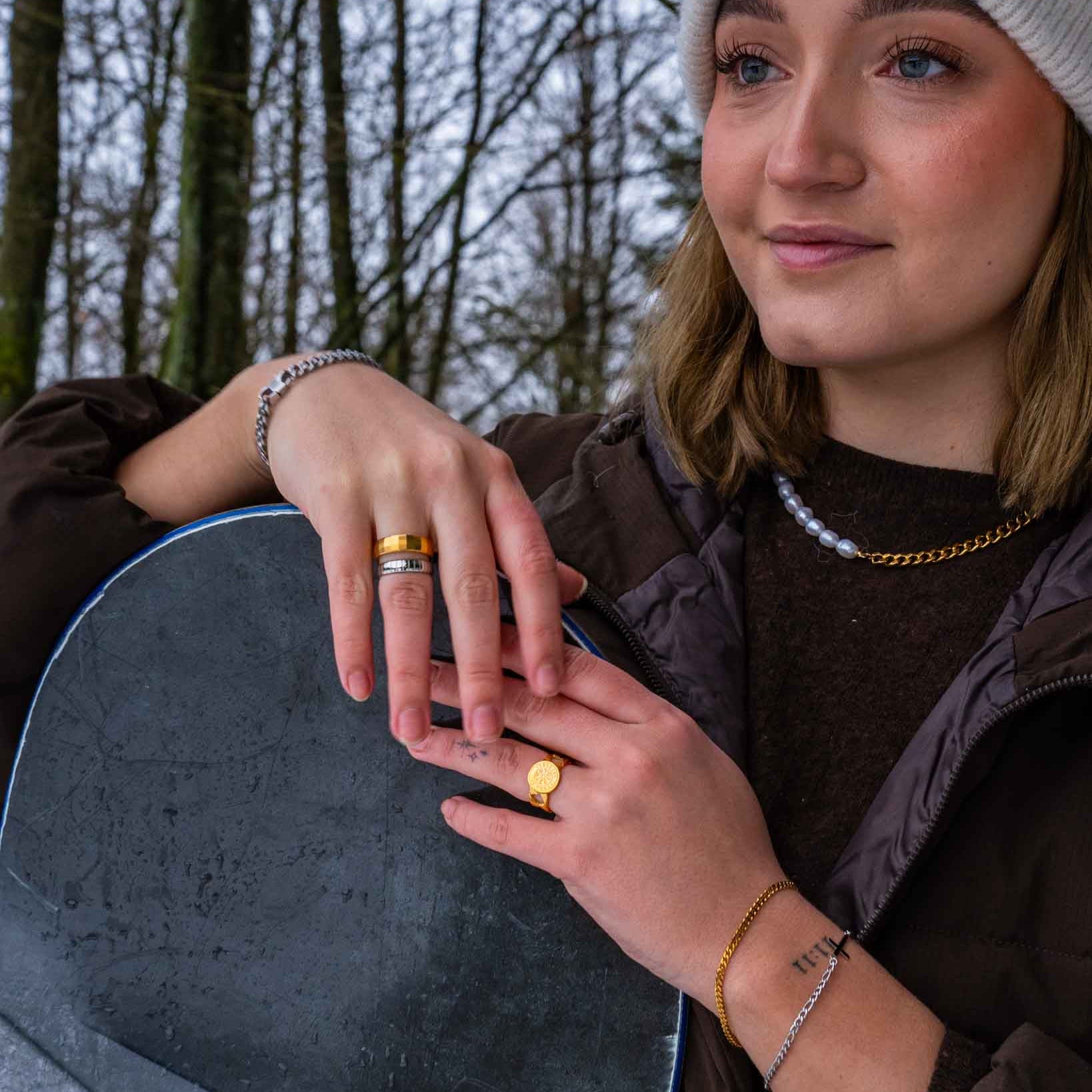 Siempre Cushion band - Gold-toned ring