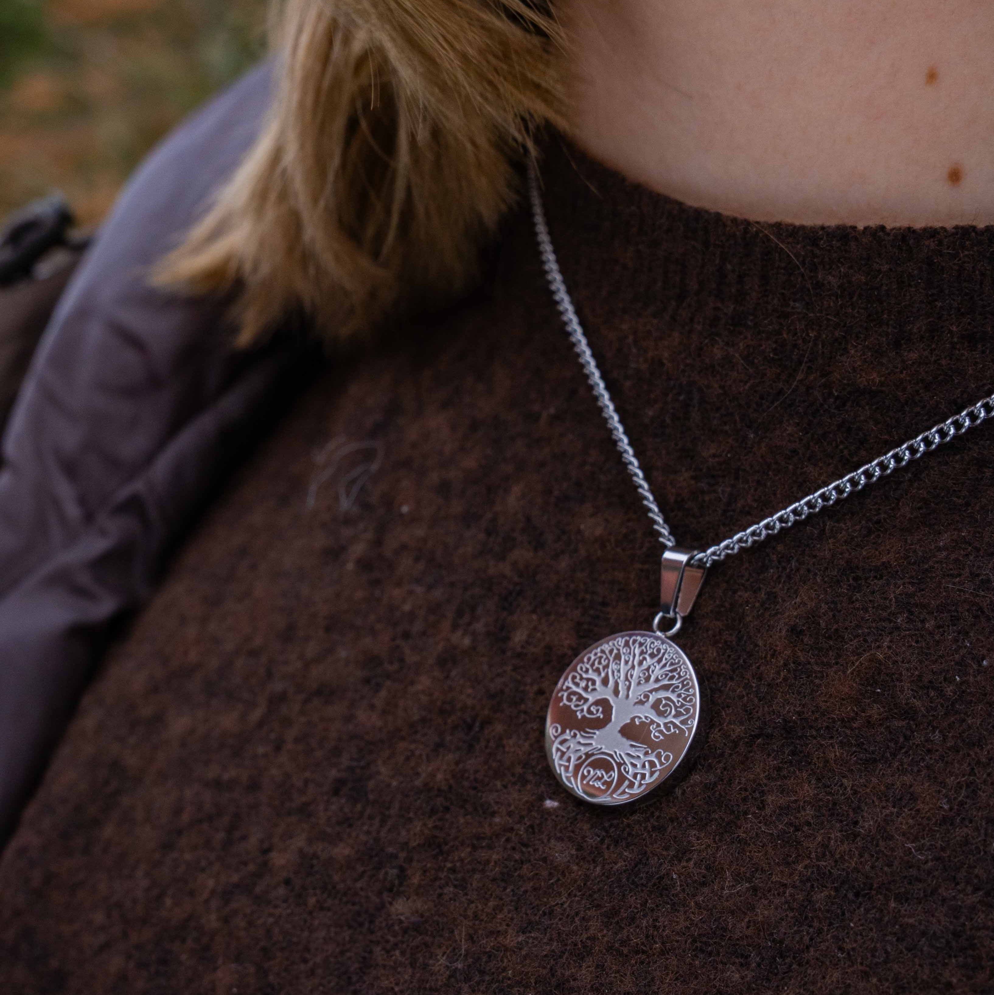 NL Yggdrasil pendant - Silver-toned