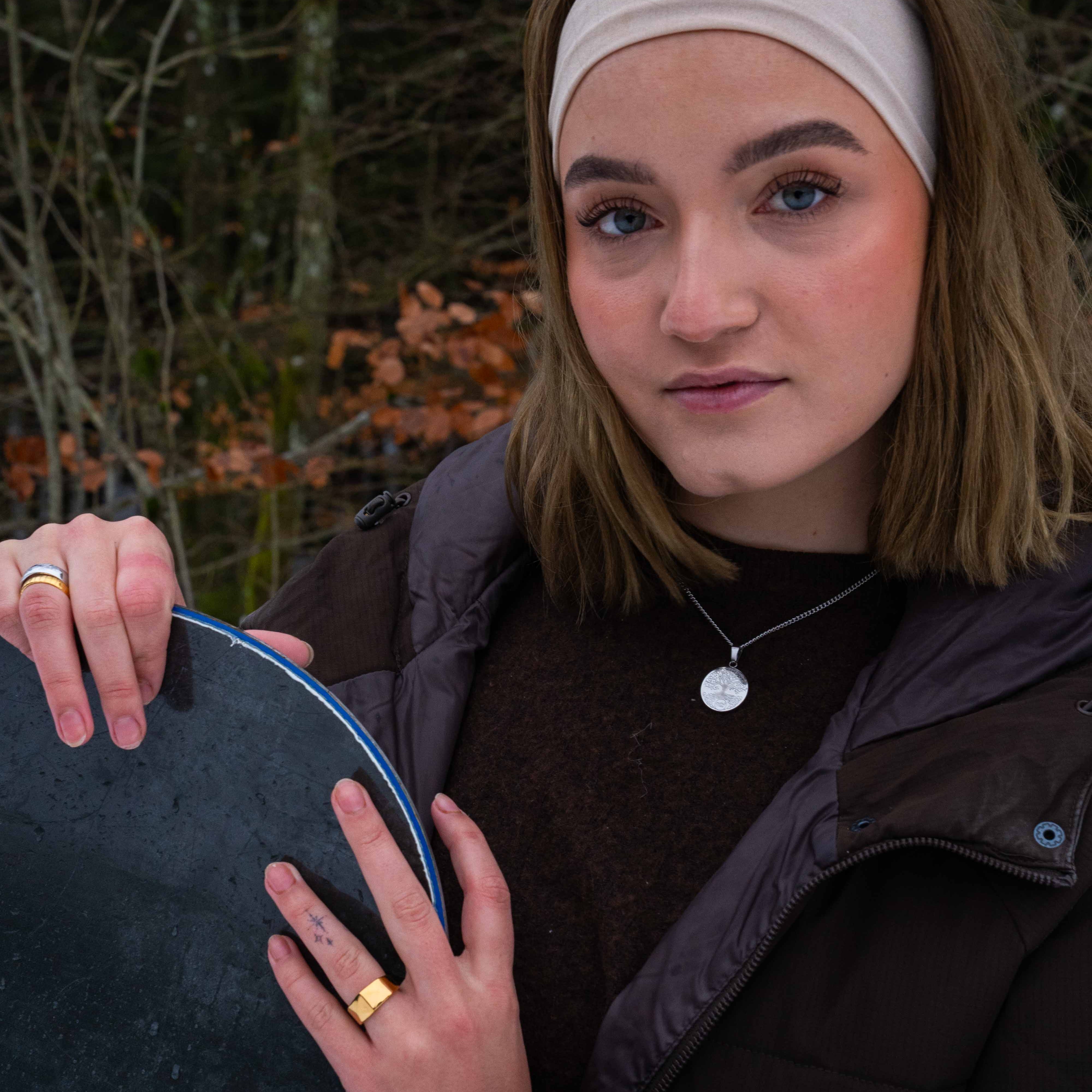 NL Yggdrasil pendant - Silver-toned