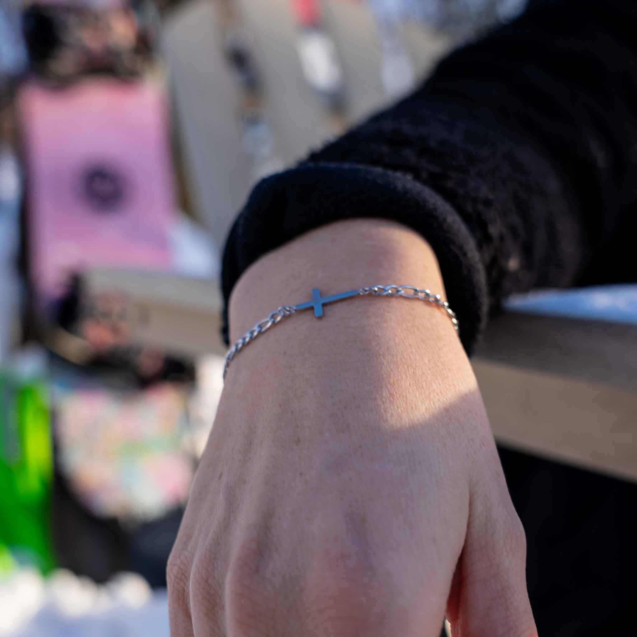 Antique Cross bracelet - Silver-toned