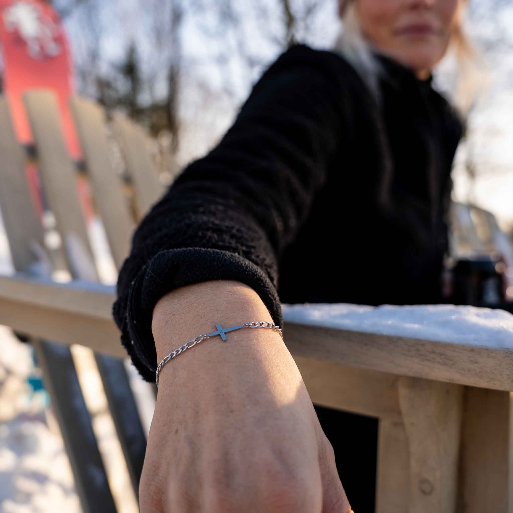 Antique Cross bracelet - Silver-toned