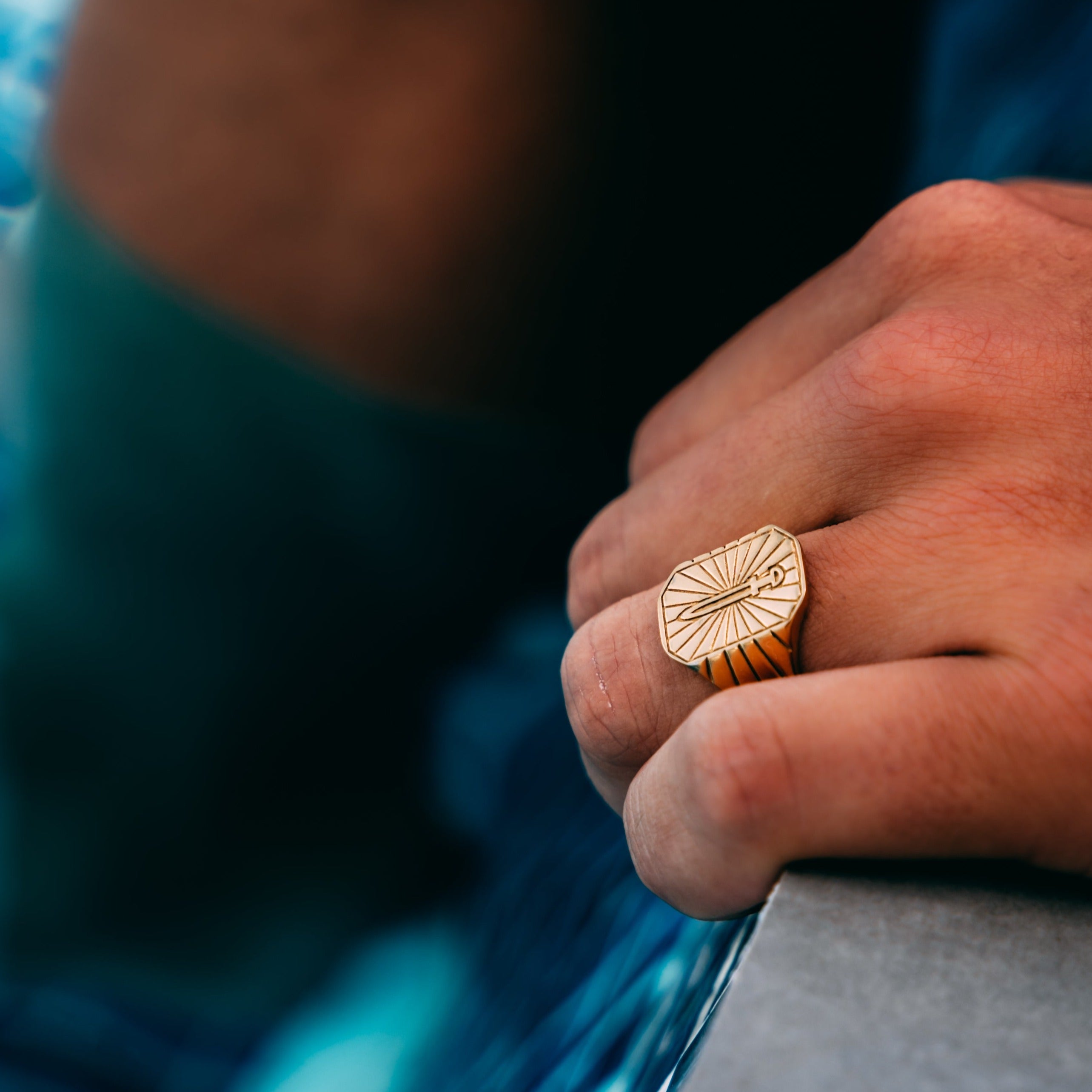 Gungnir Signature - Gold-toned ring