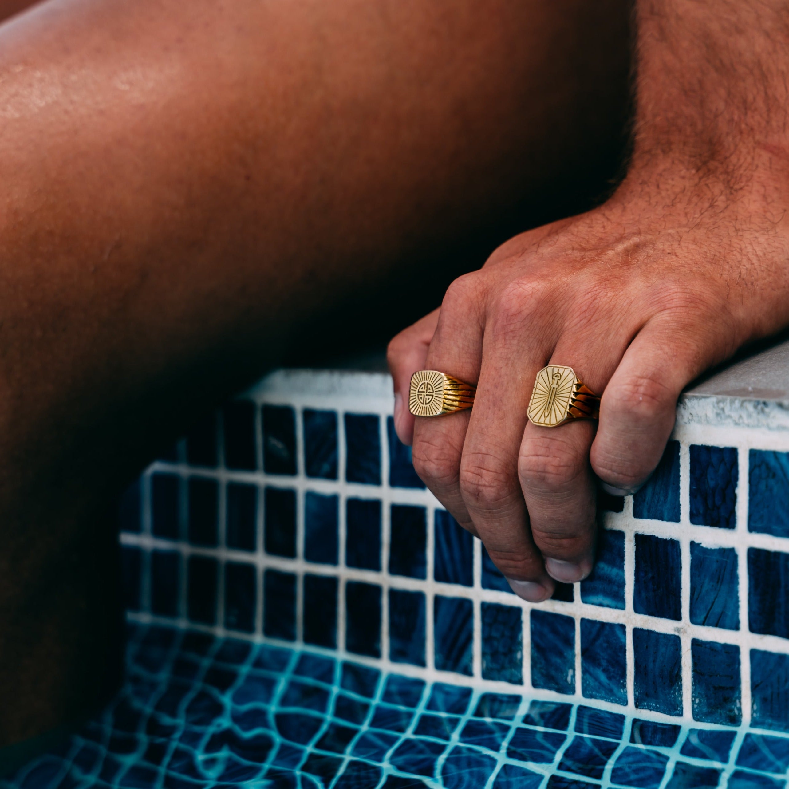 Knot Signature - Gold-toned ring