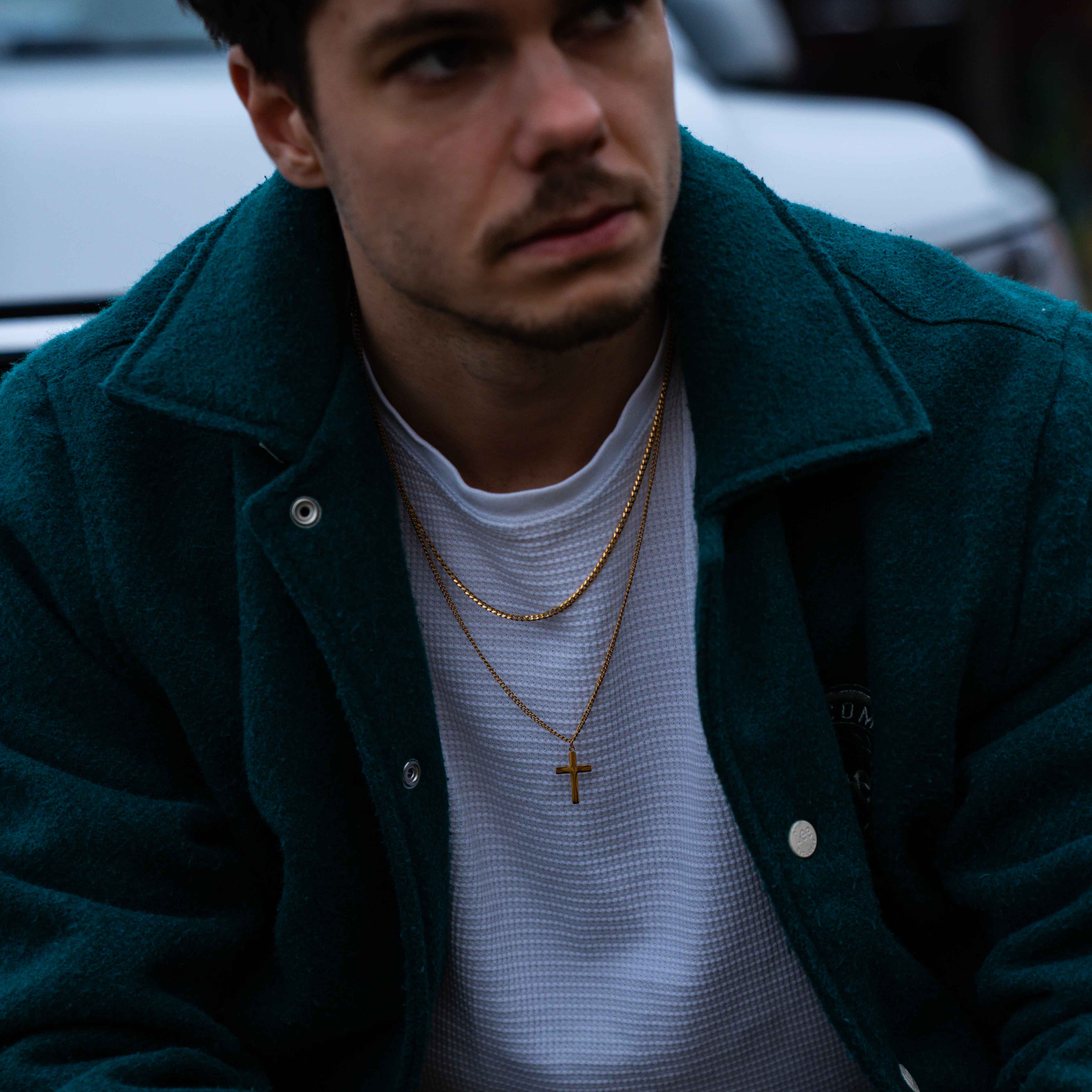 Cross chain - Gold-toned