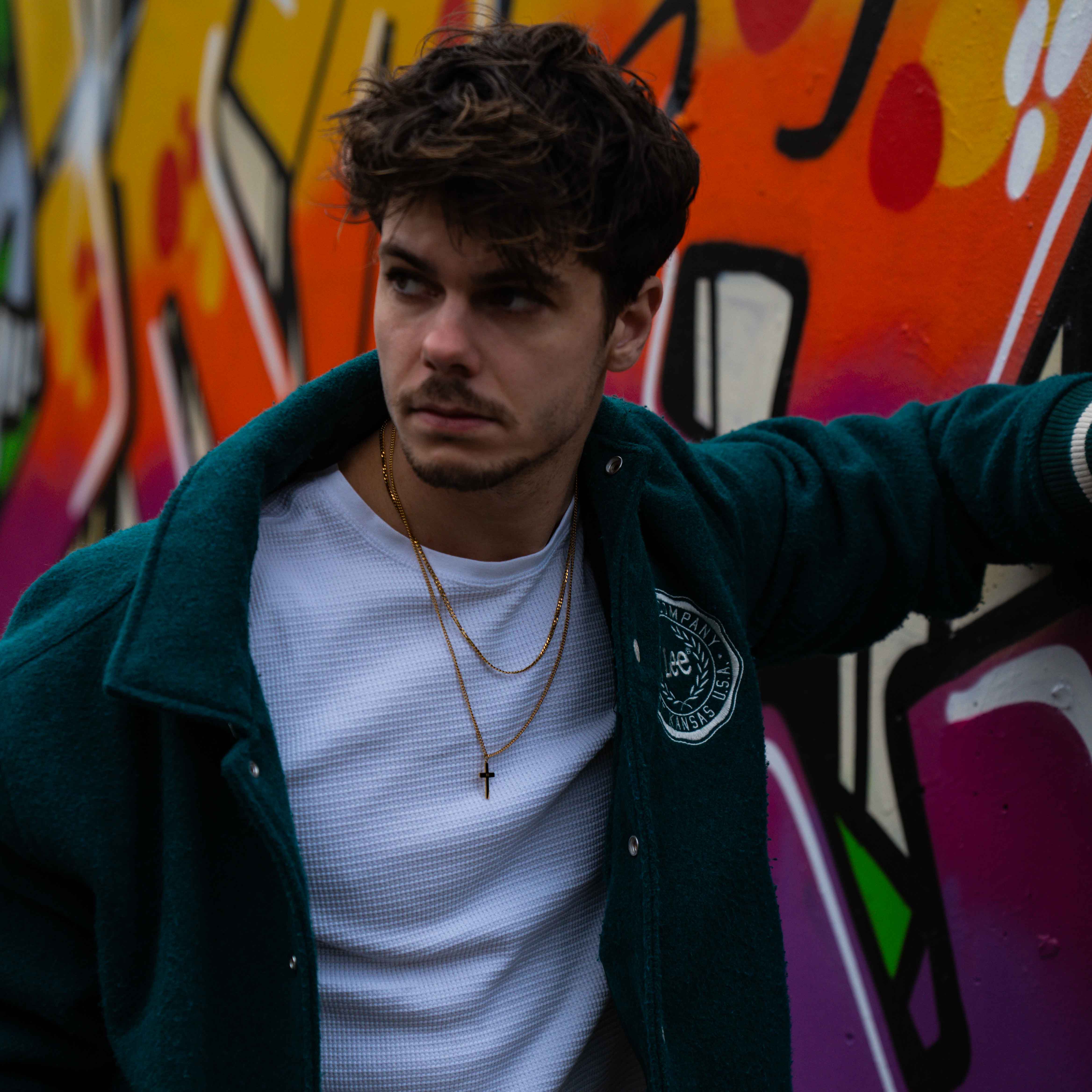 Cross chain - Gold-toned