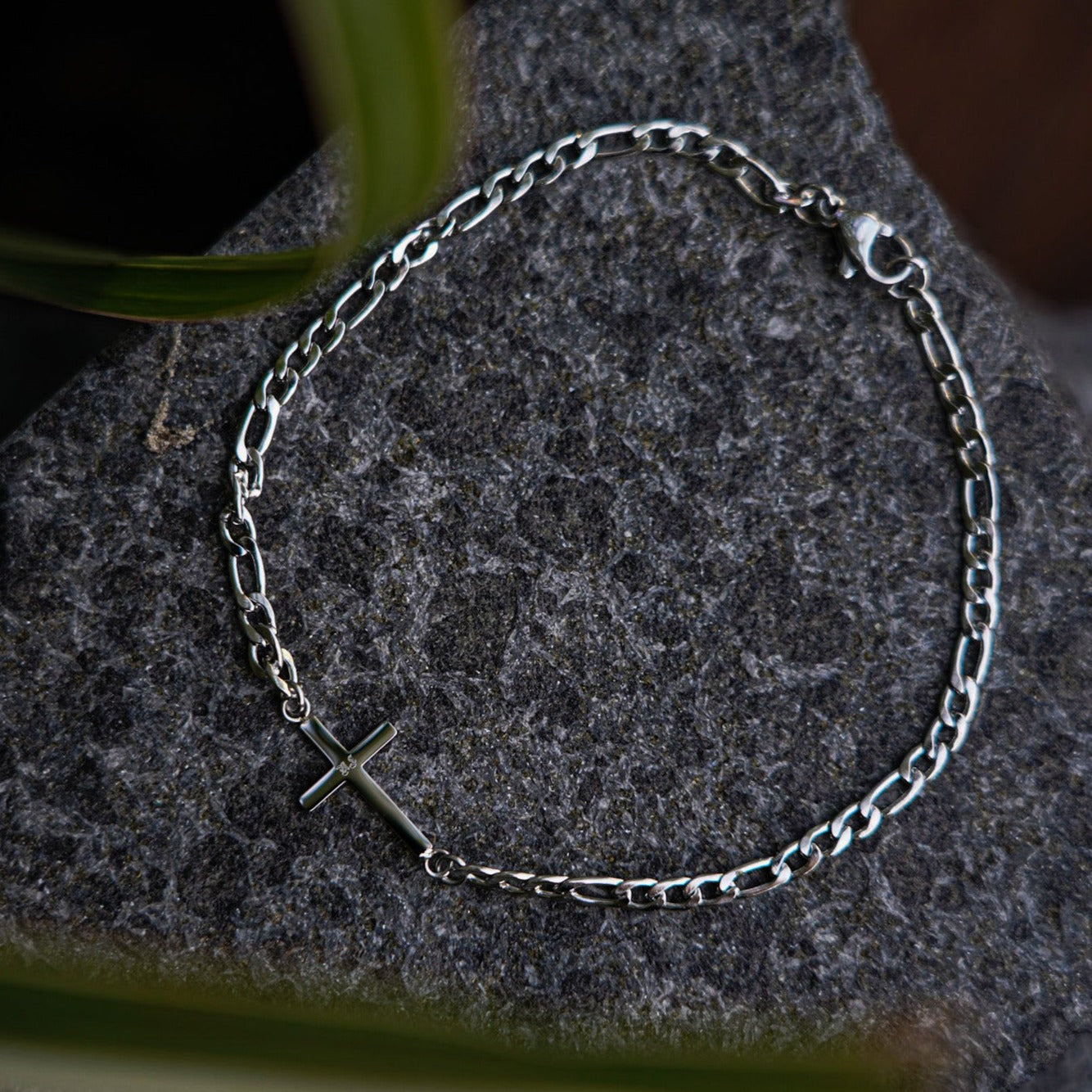 Antique Cross bracelet - Silver-toned