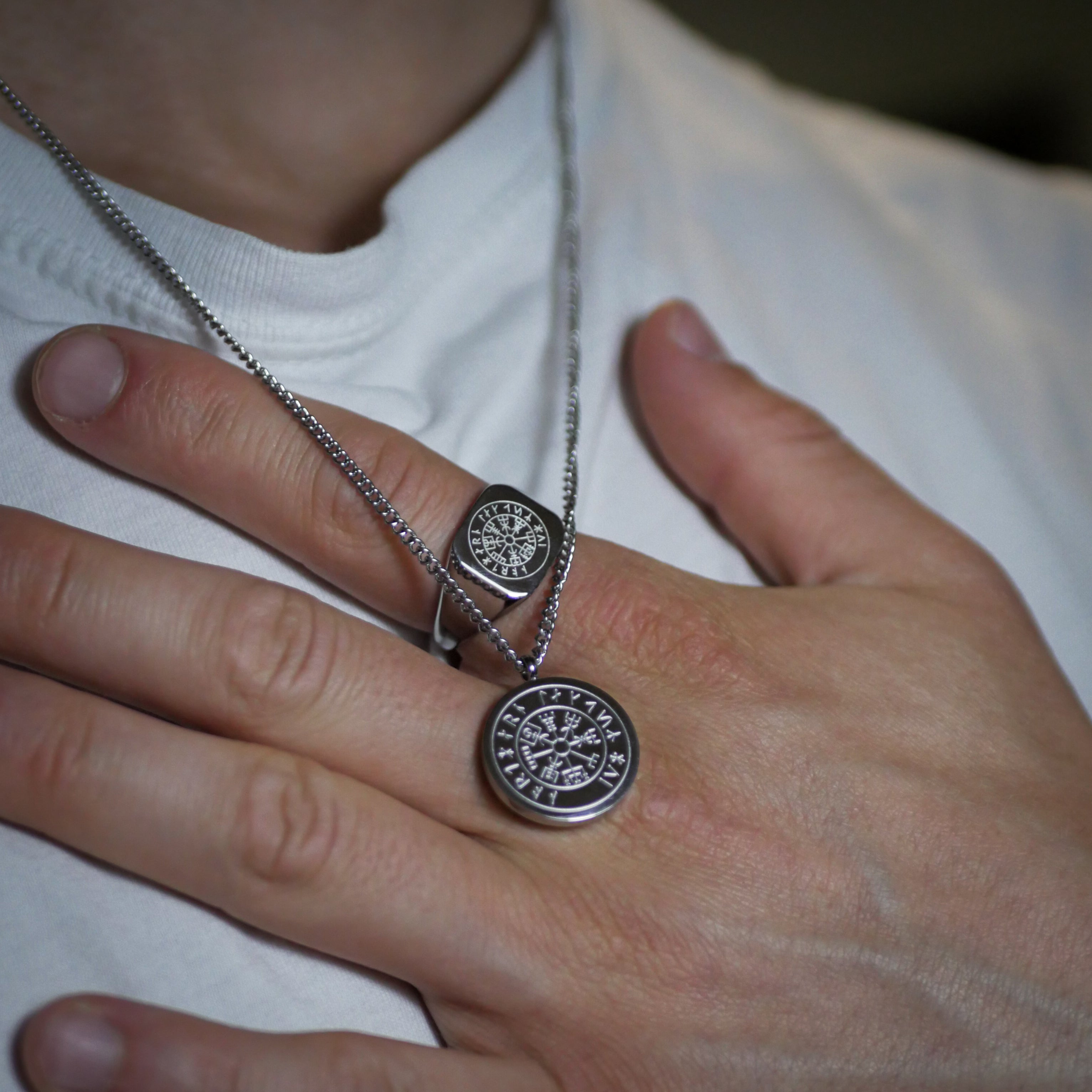 VEGVISIR PENDANT (SILVER)