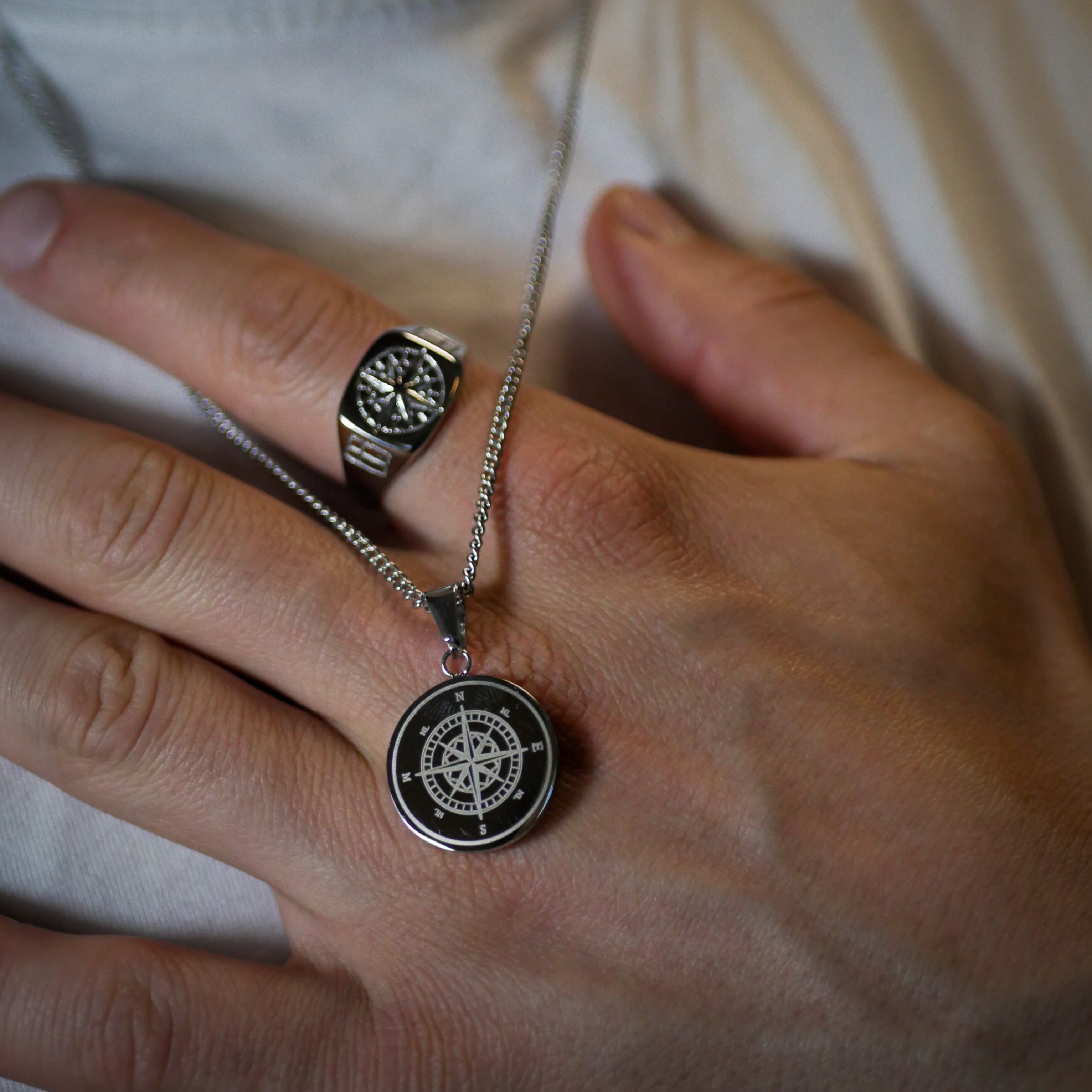 NL Compass pendant - Silver-toned