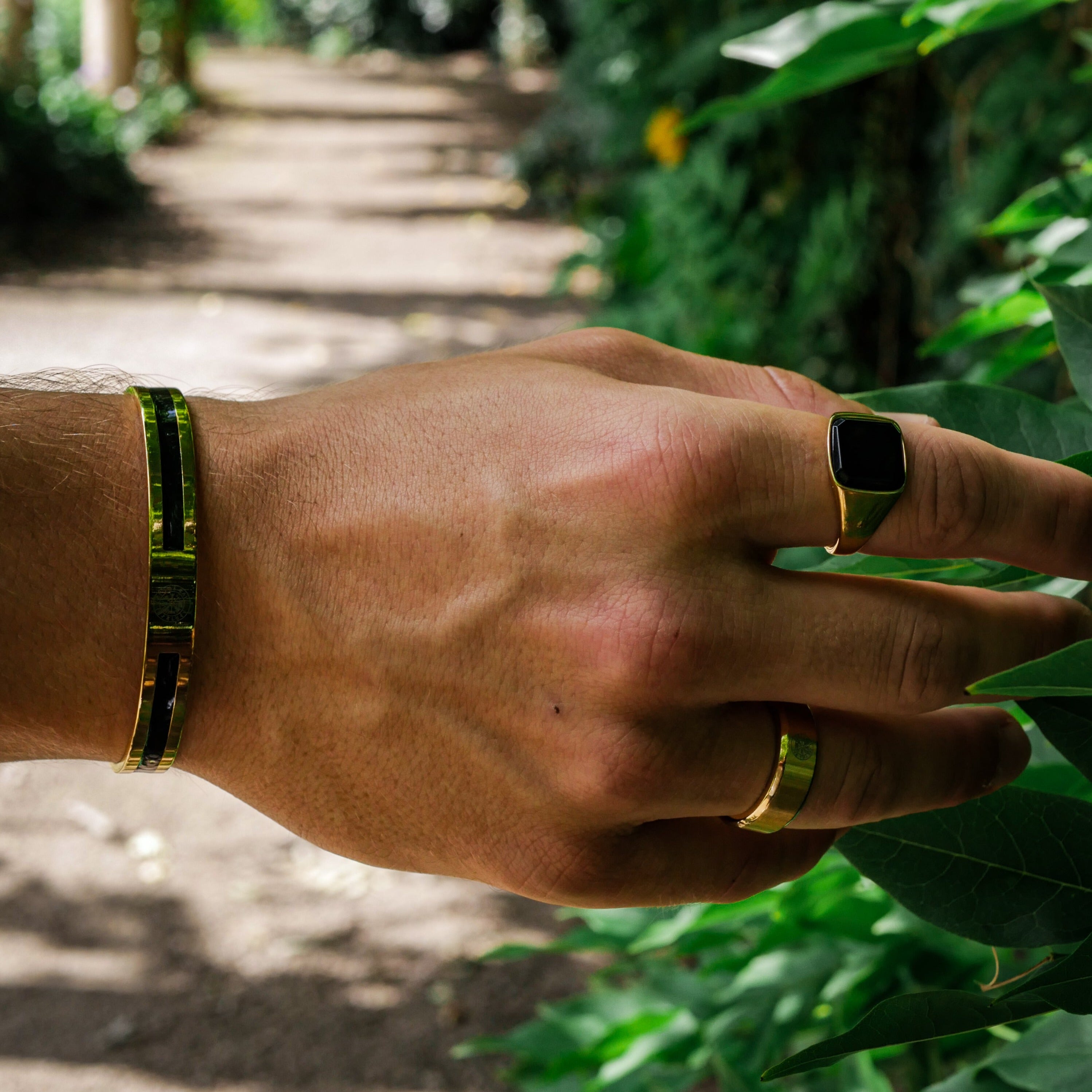 Black Onyx Signature - Gold-toned ring