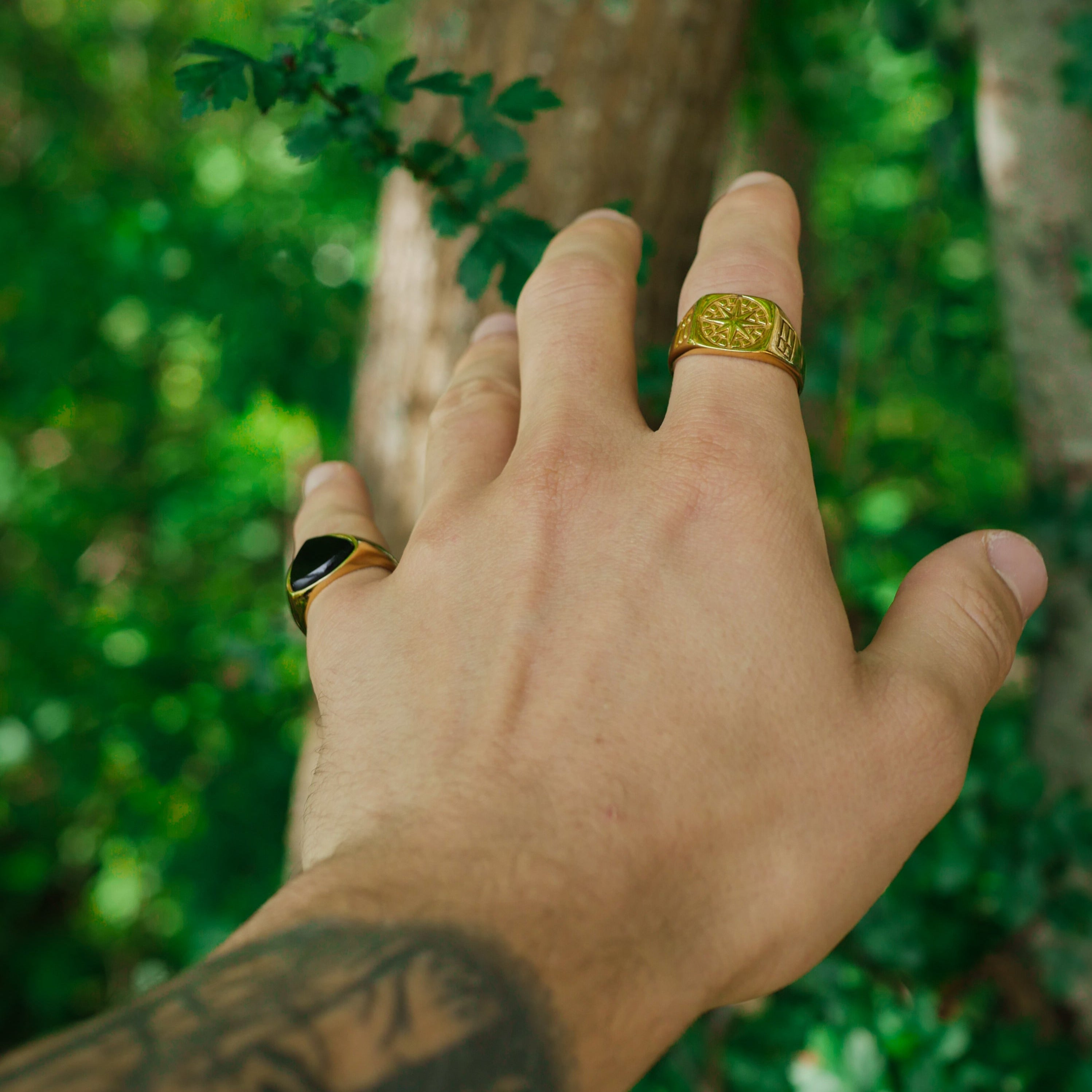 Black Onyx Polygon Signature - Gold-toned ring