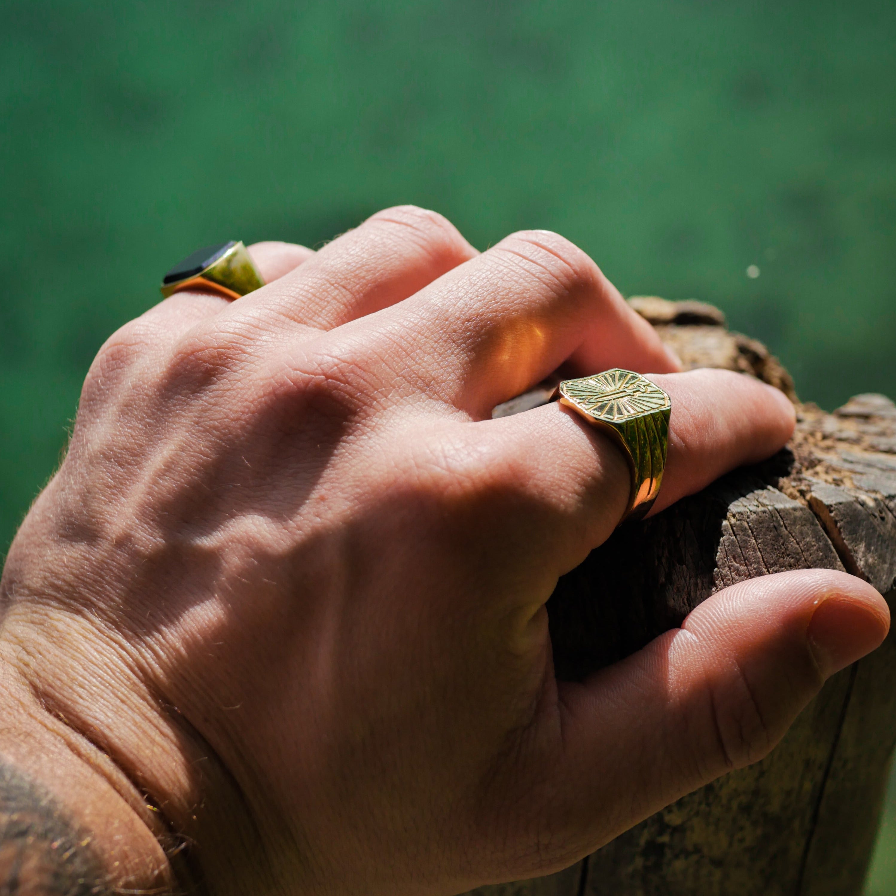 Gungnir Signature - Gold-toned ring