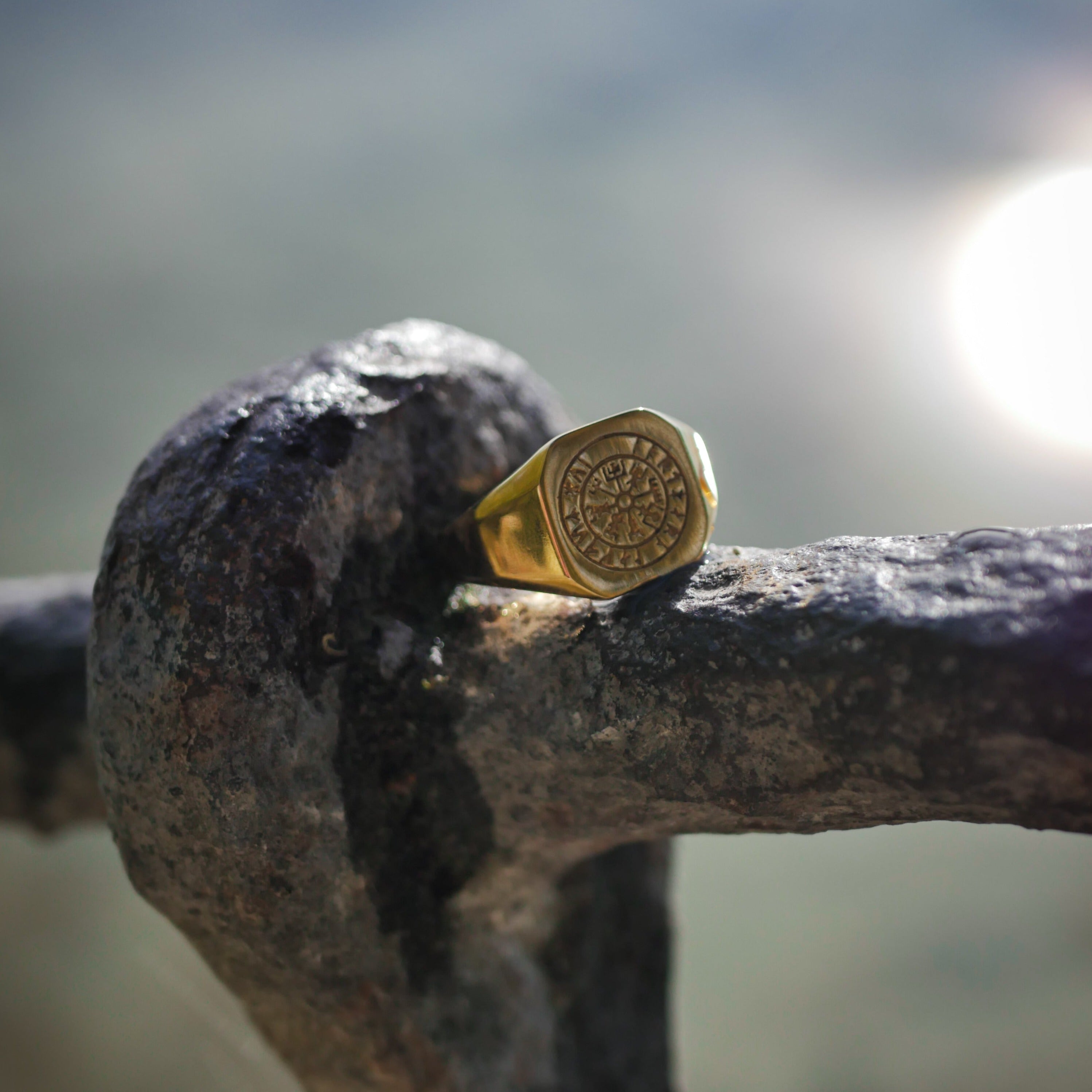 Vegvisir Signature - Gold-toned ring