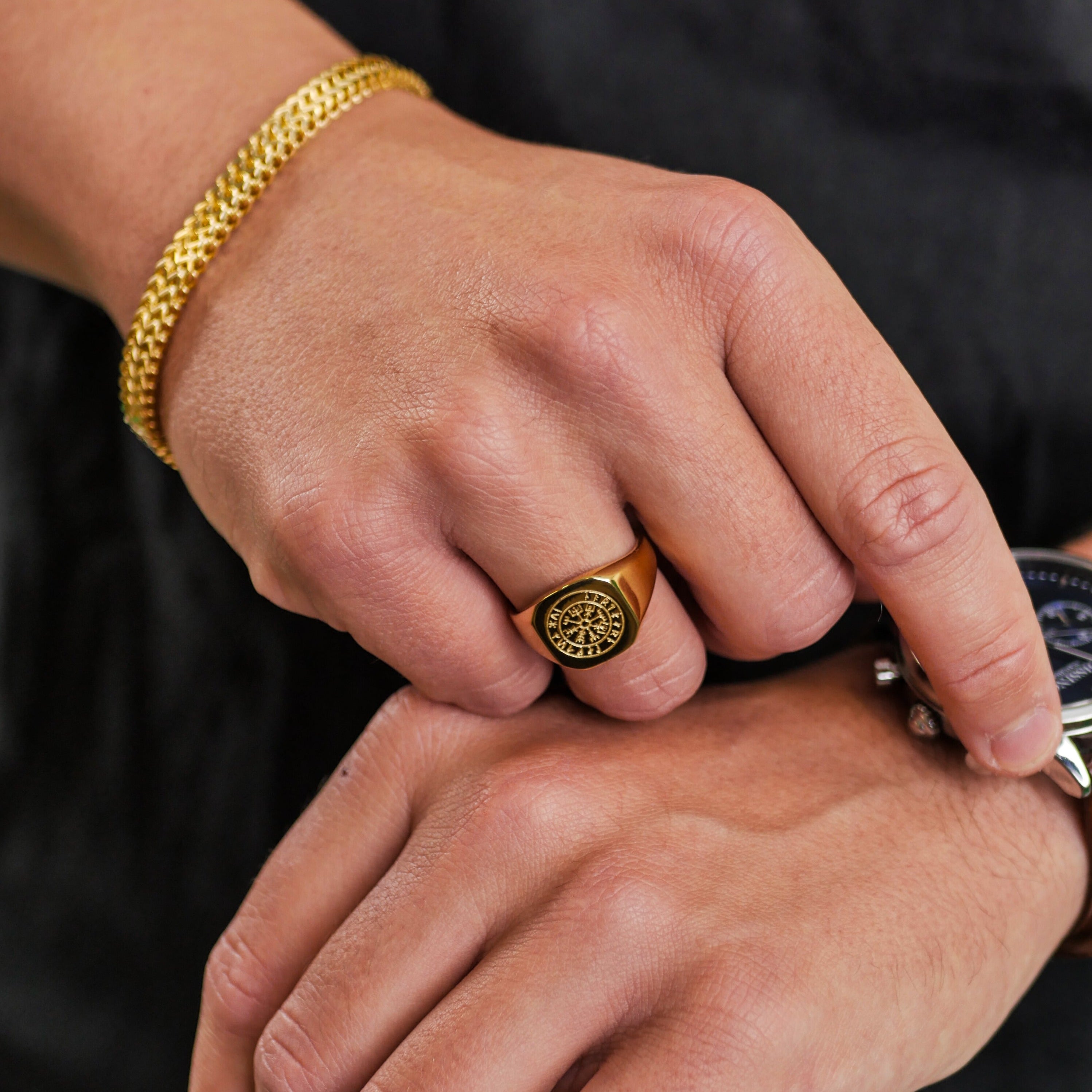 Vegvisir Signature - Gold-toned ring