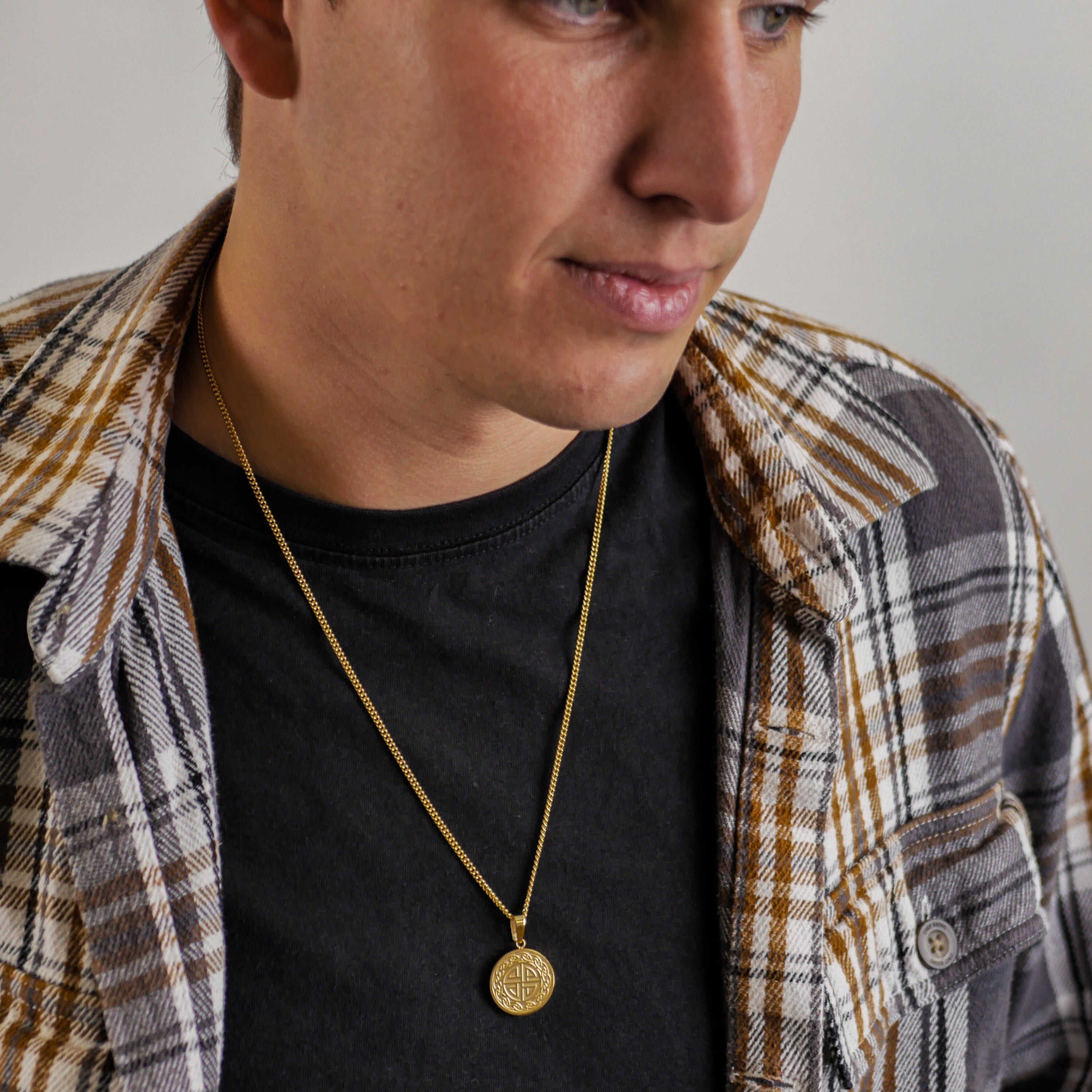 NL Knot pendant - Gold-toned