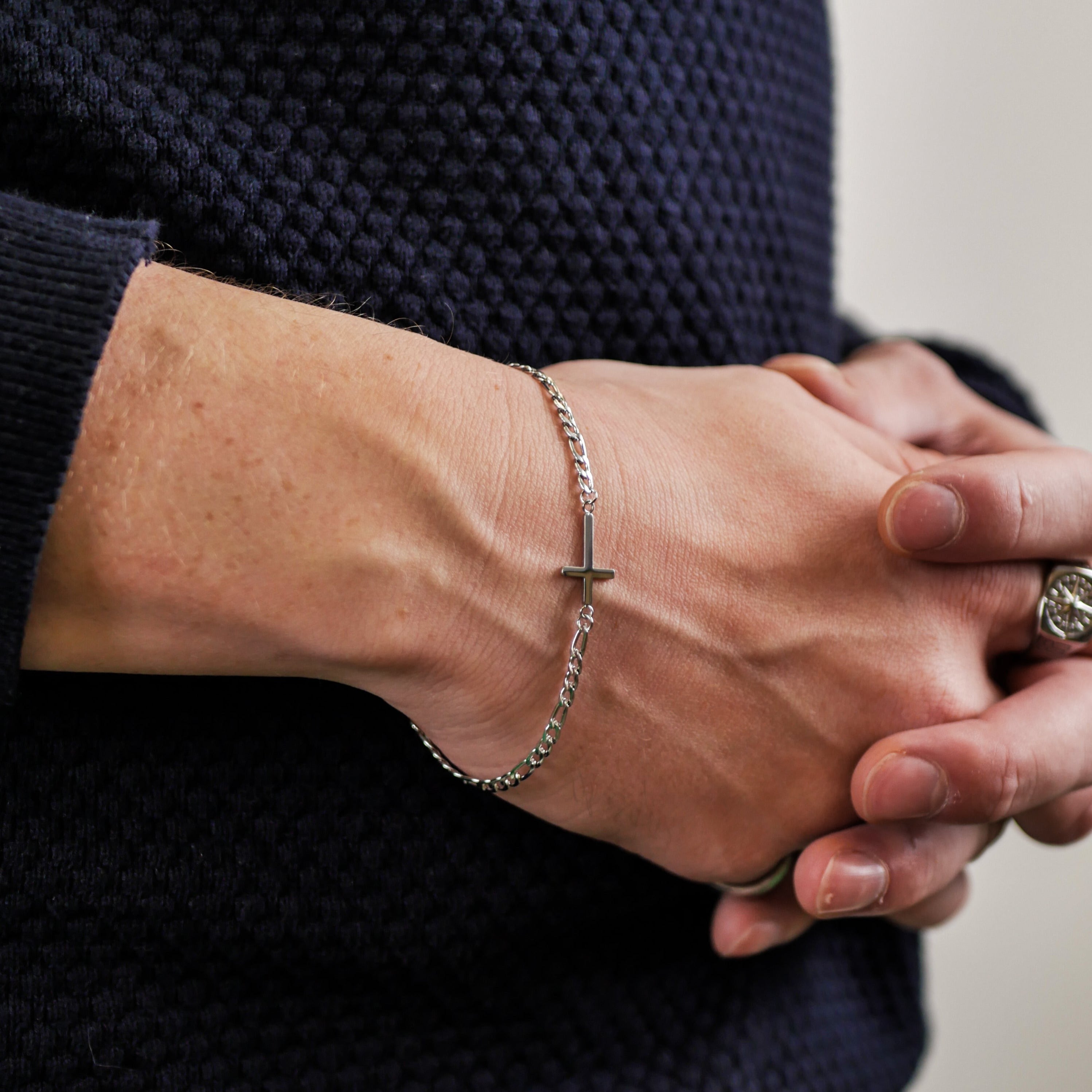 ANTIQUE CROSS BRACELET (SILVER)