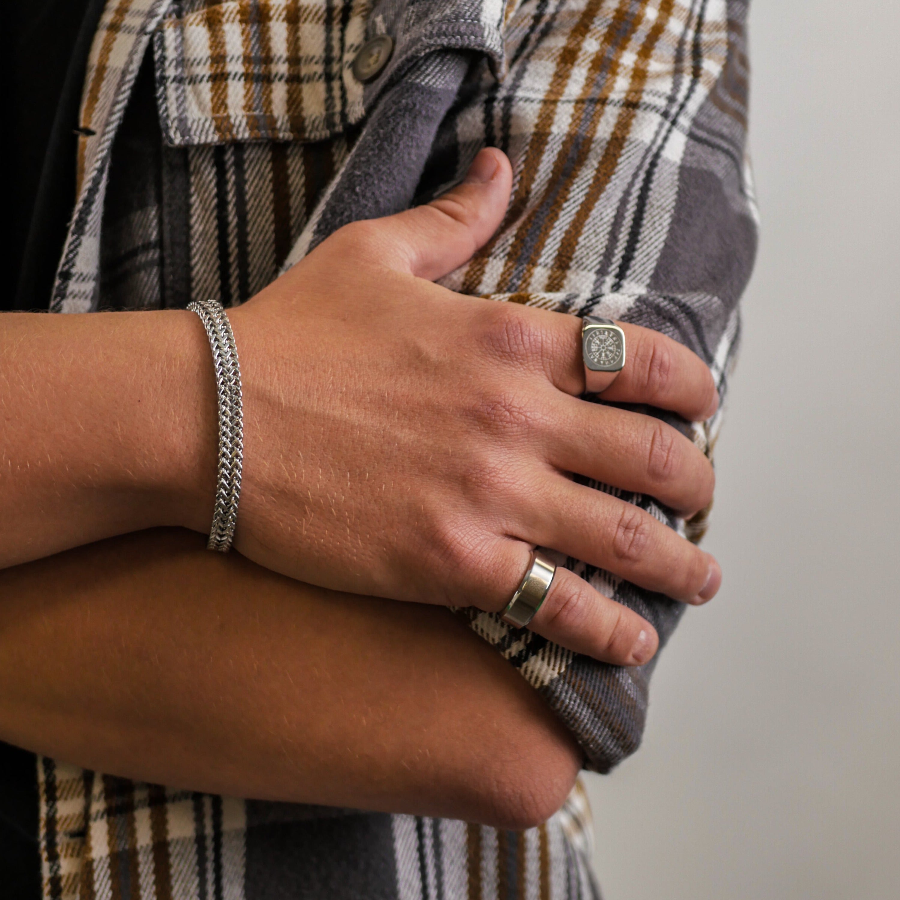 The Northguard Set - Silver-toned