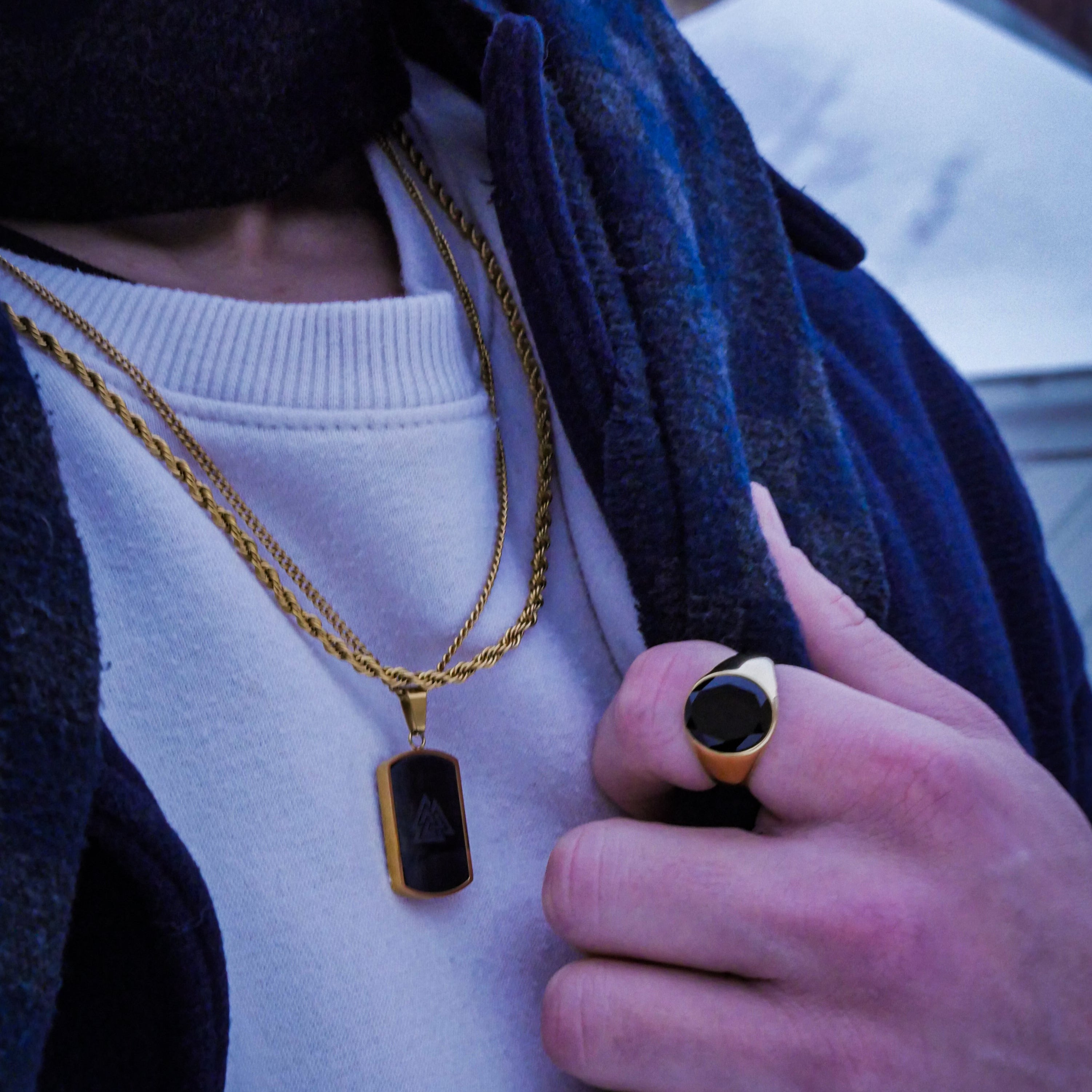 NL Valknut pendant - Gold-toned
