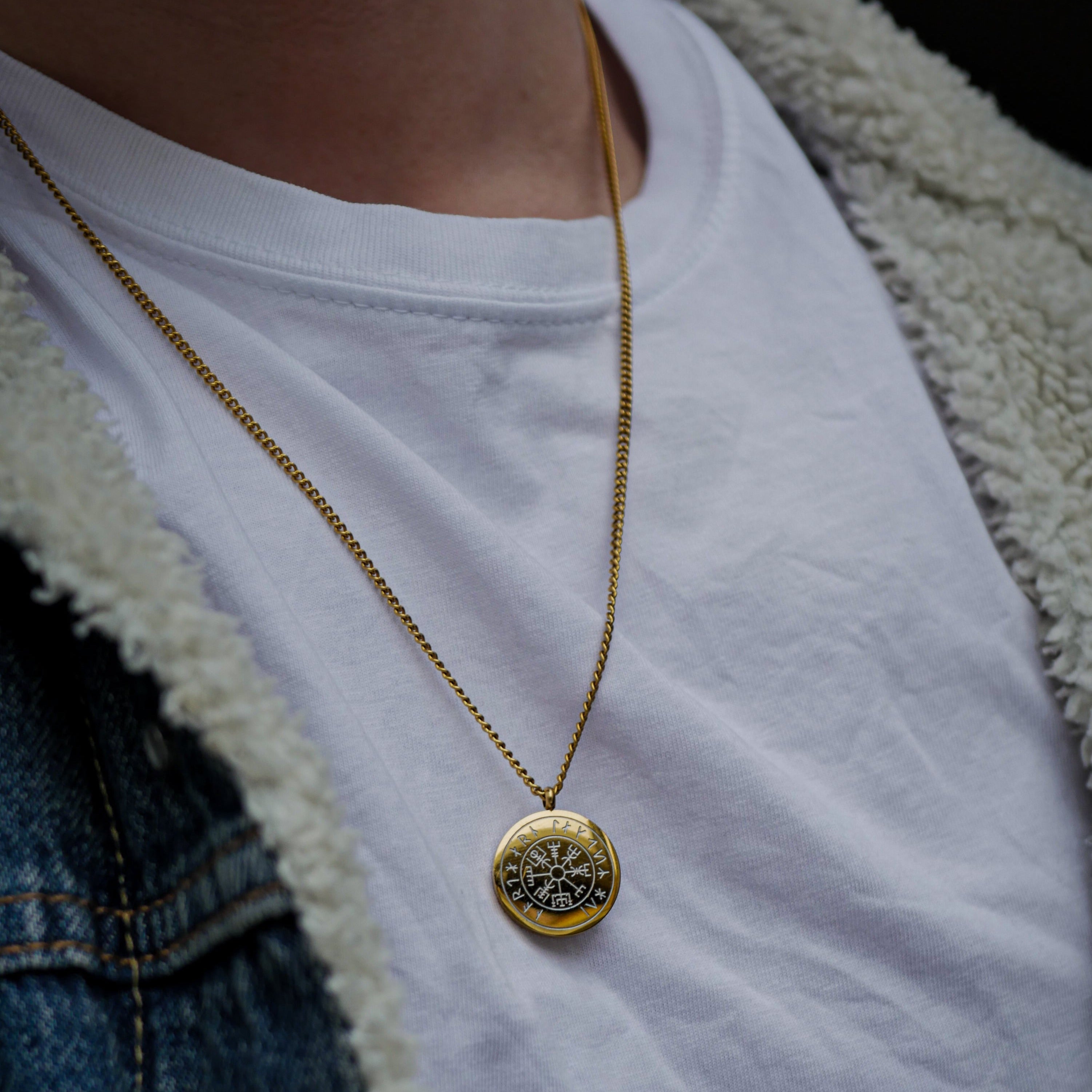 NL Vegvisir pendant - Gold-toned