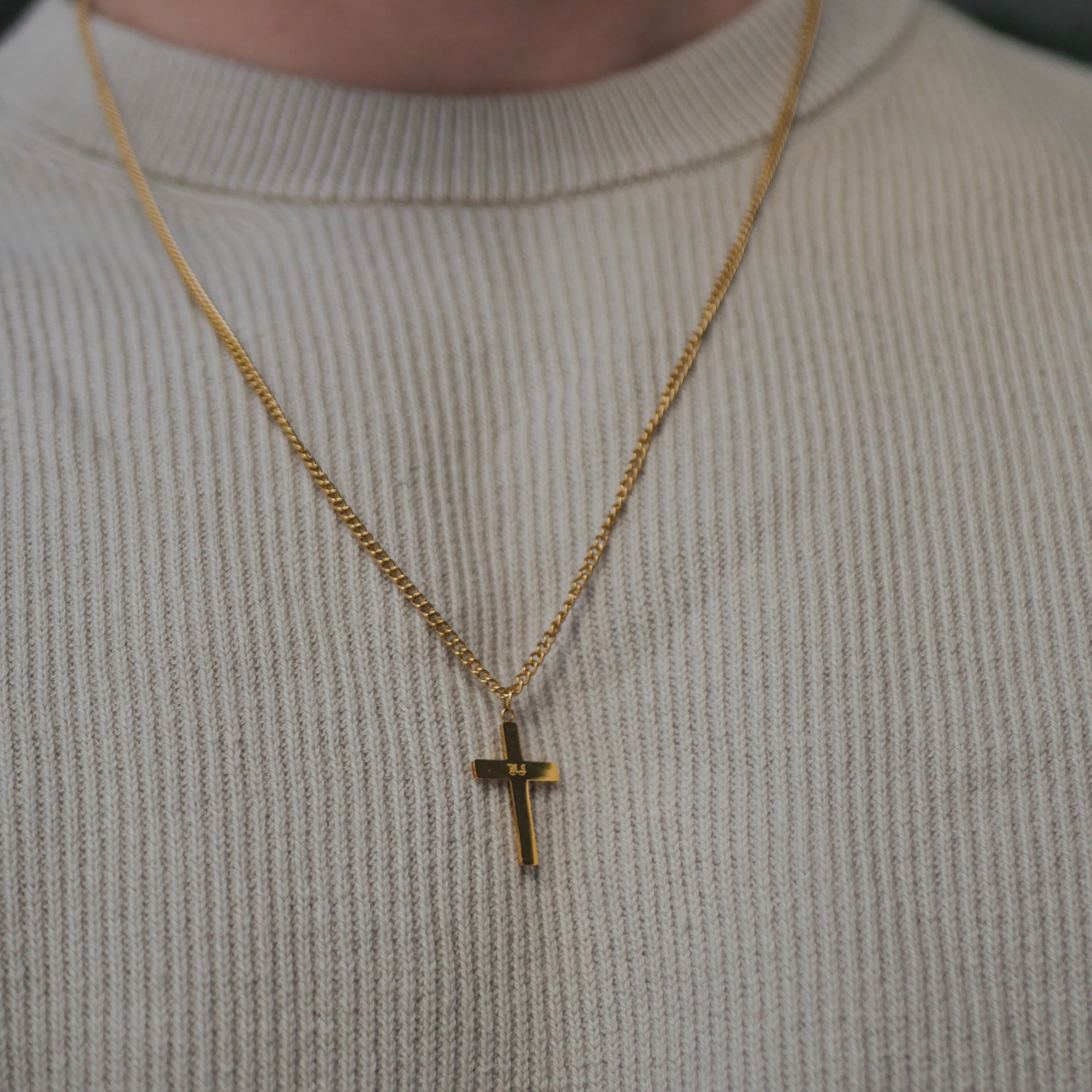 Cross chain - Gold-toned