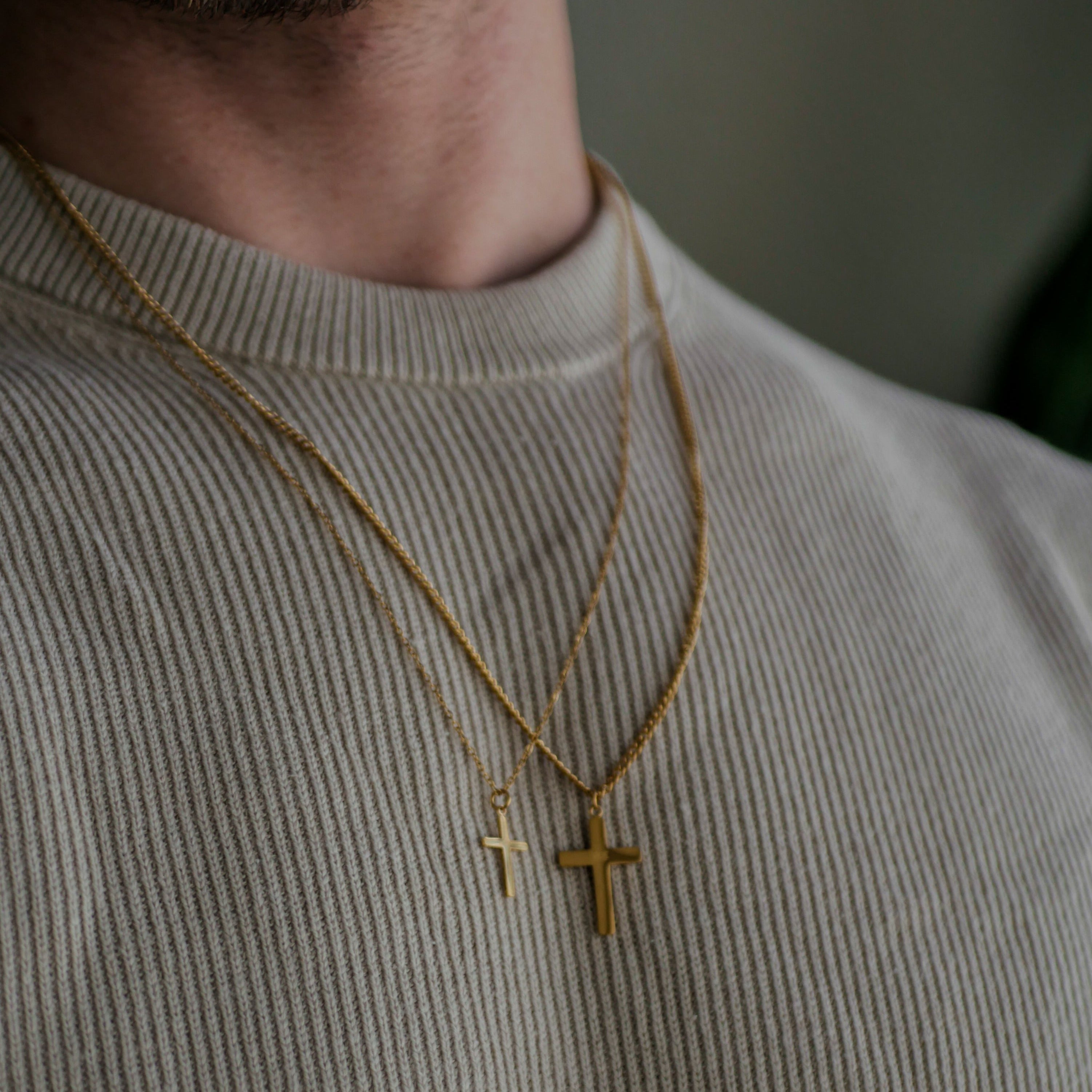 Cross chain - Gold-toned