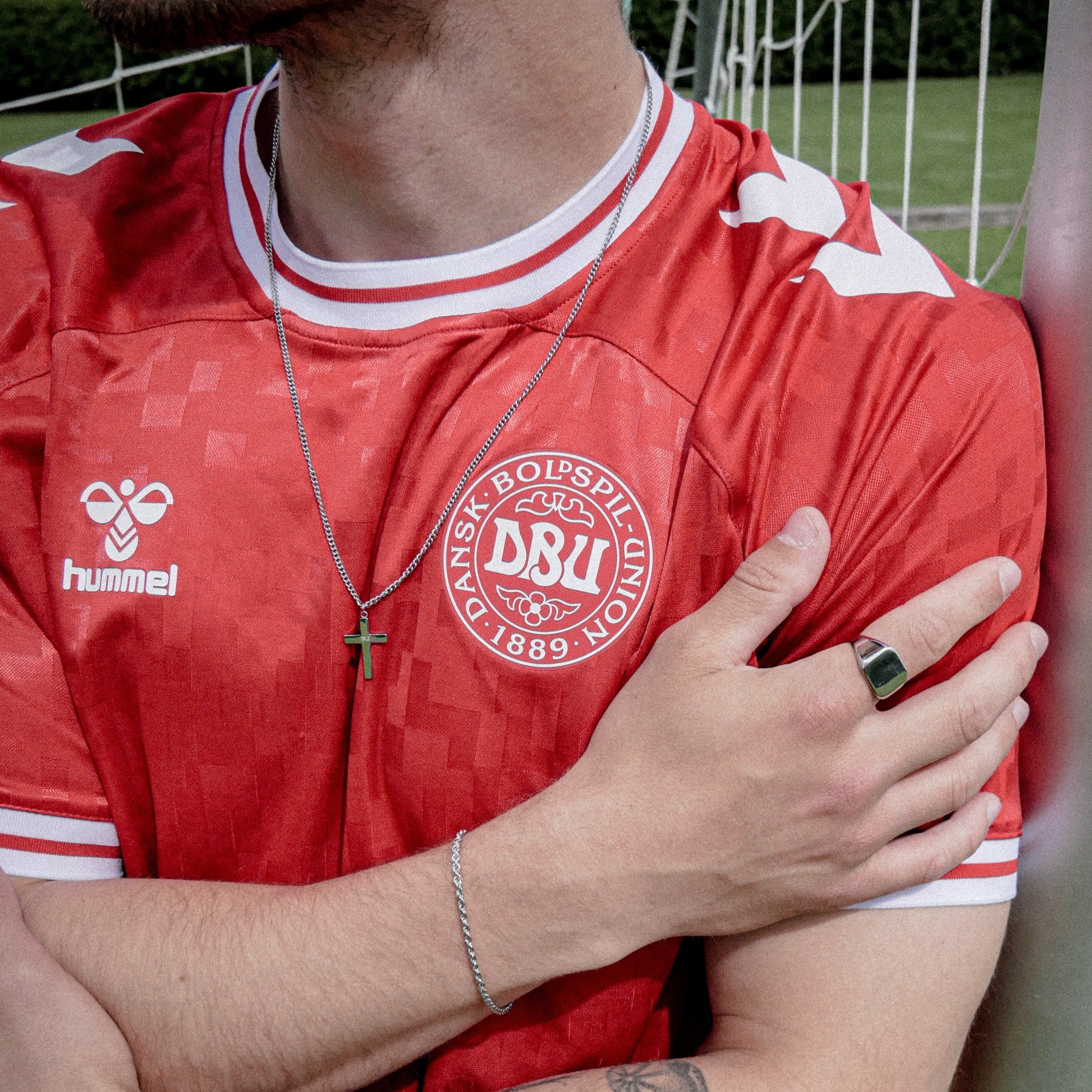 Cross chain - Silver-toned