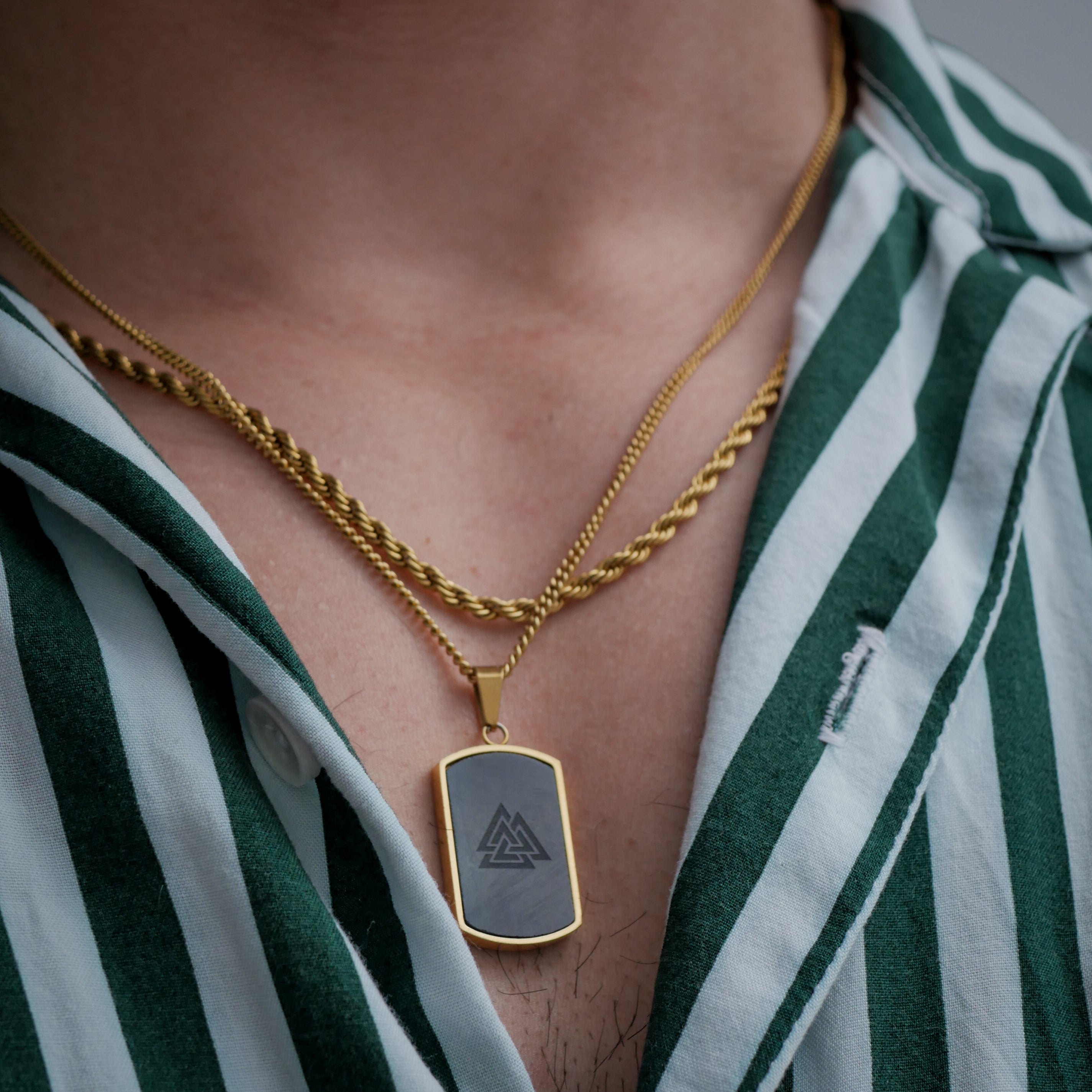 NL Valknut pendant - Gold-toned