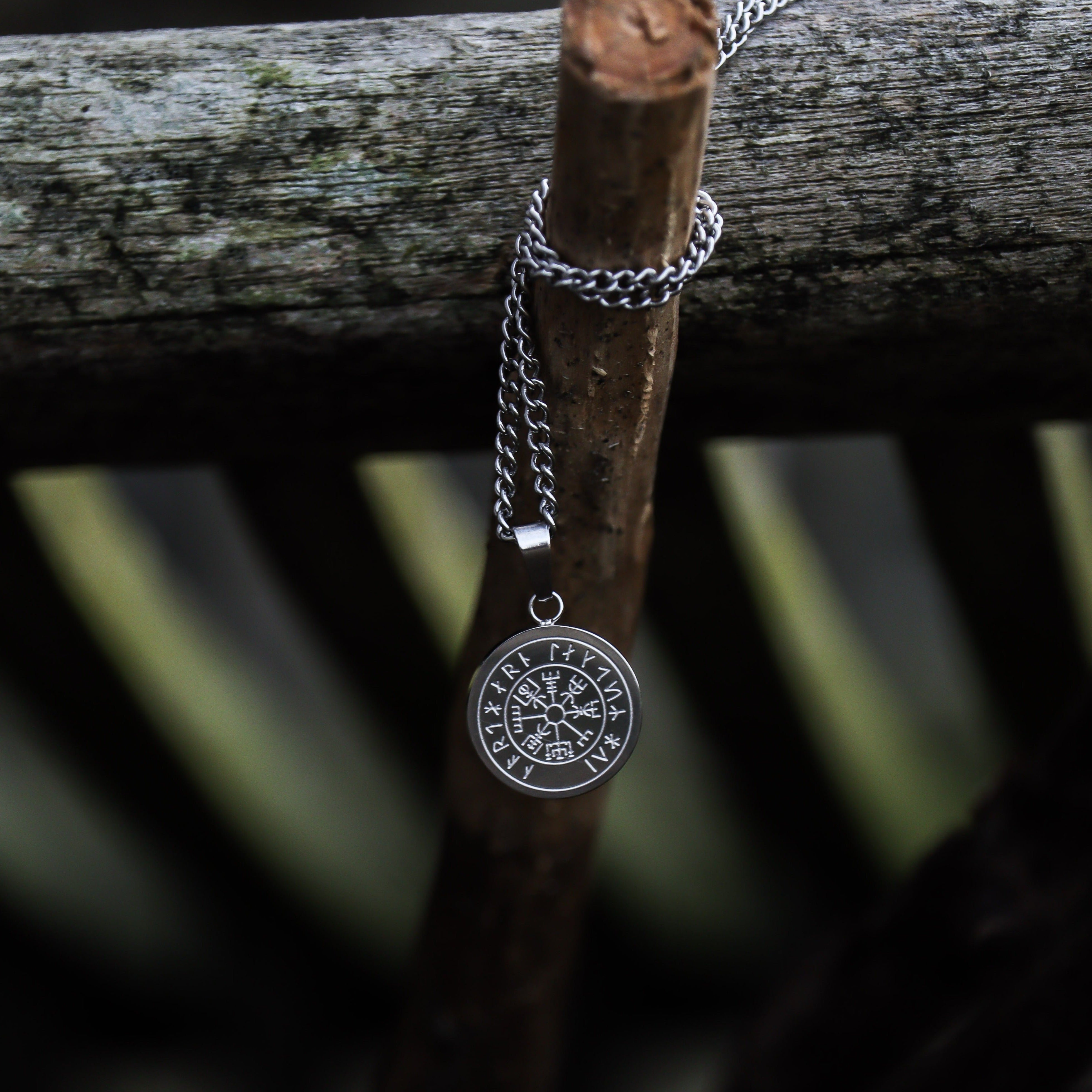 NL Vegvisir pendant - Silver-toned