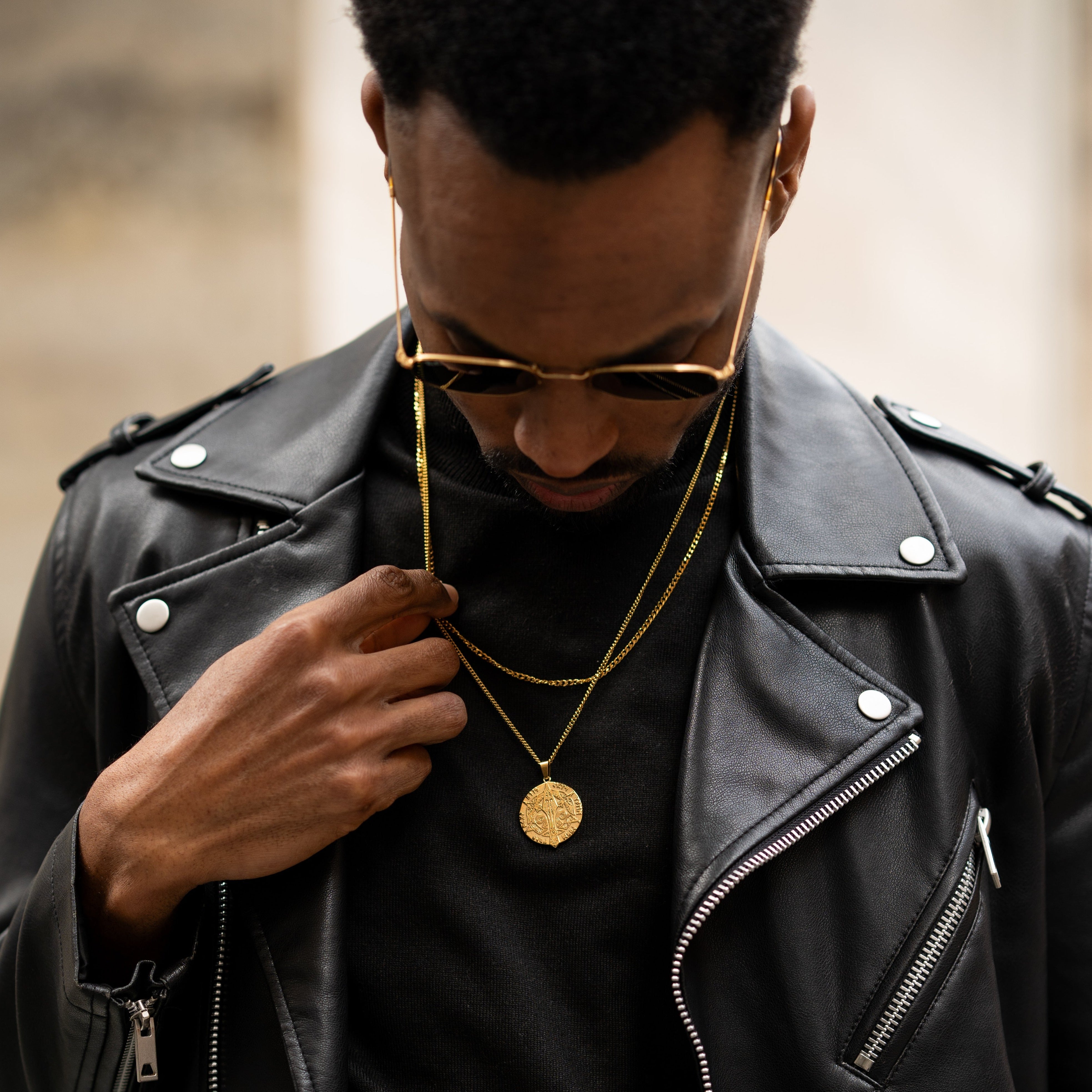 Minimal Sequence necklace - Gold-toned