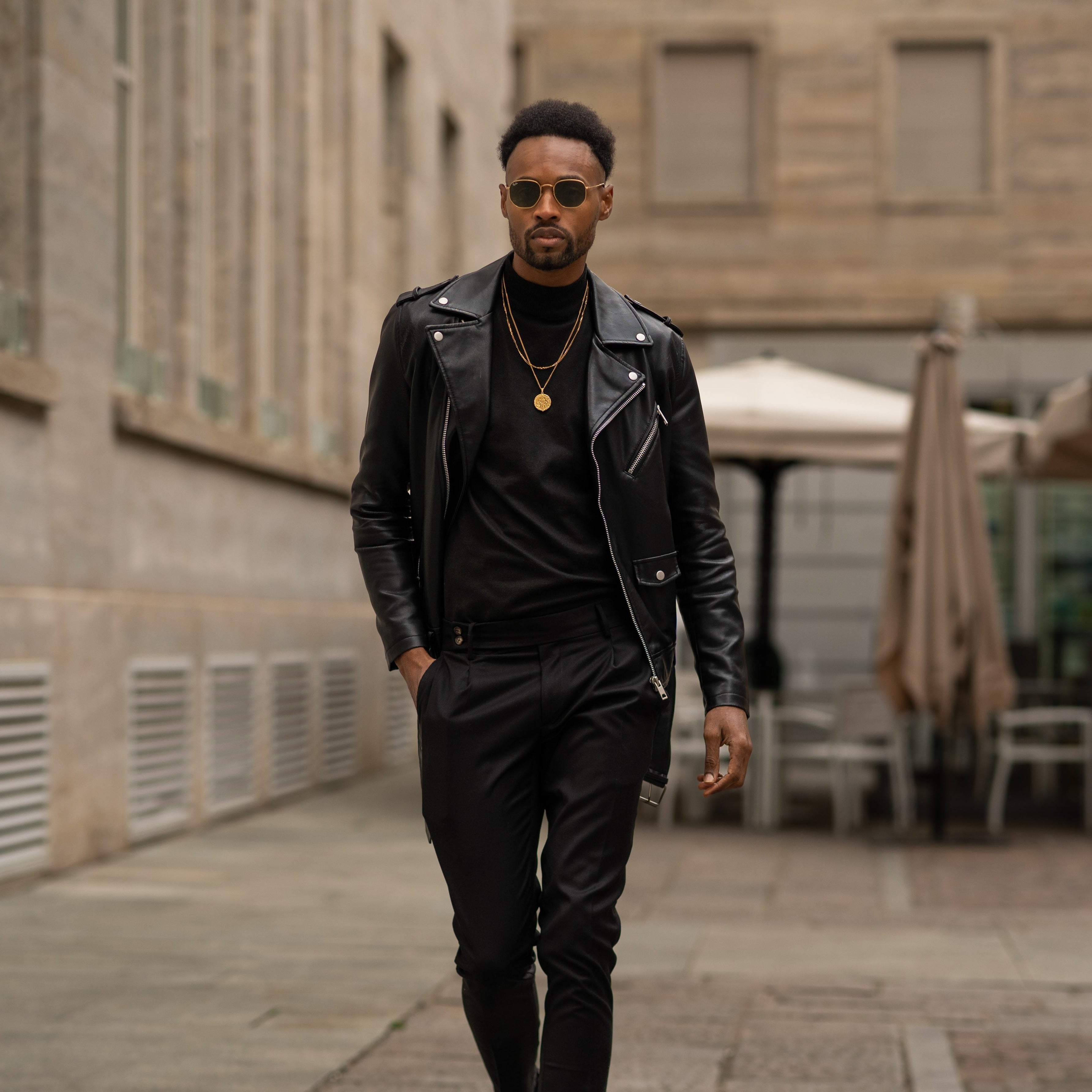 Minimal Sequence necklace - Gold-toned