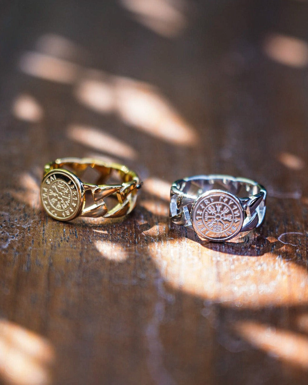 Vegvisir Chain Signature - Gold-toned ring