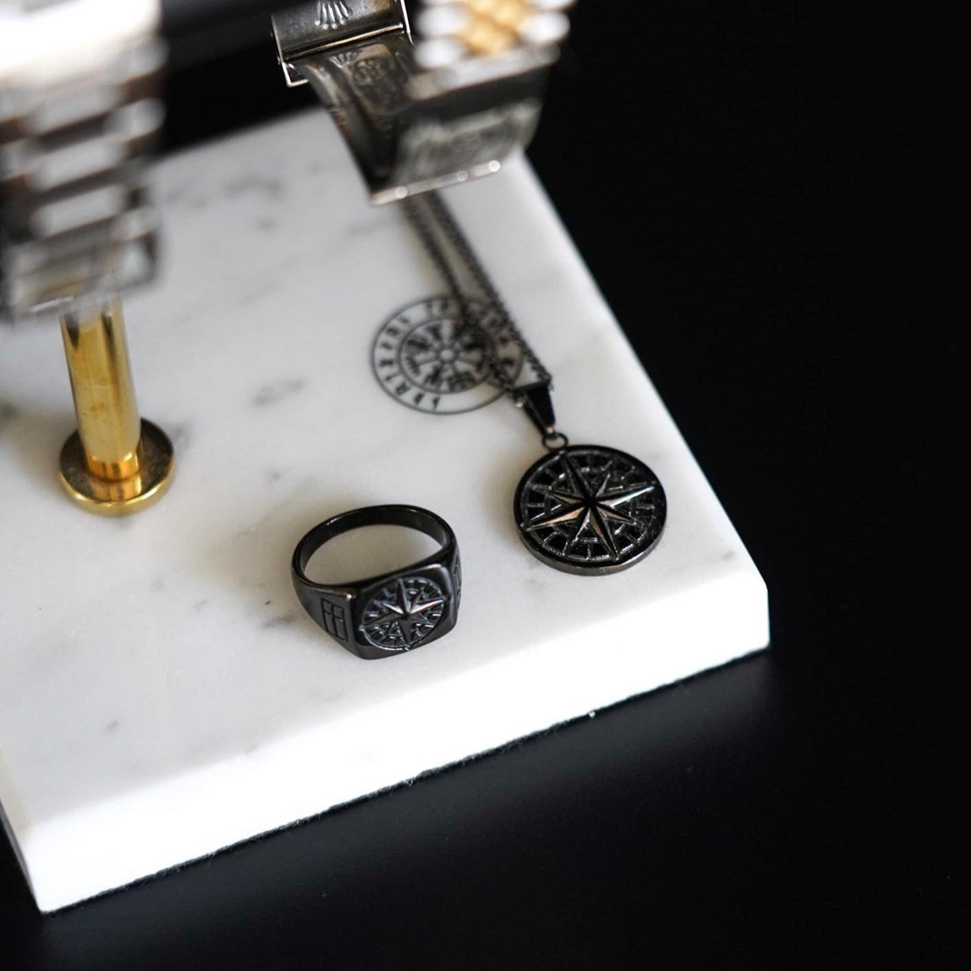 Compass Signature - Black ring