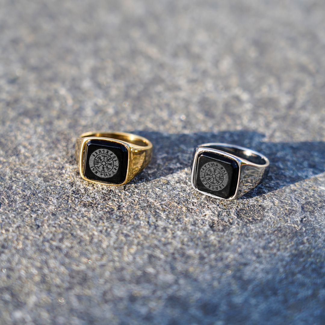 Black Onyx Vegvisir Signature - Gold-toned ring