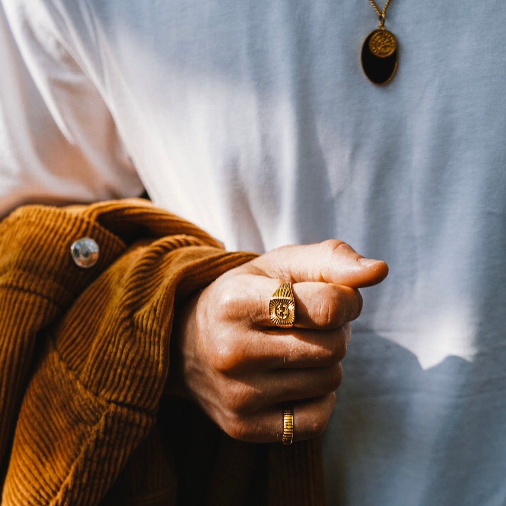 Knot Signature - Gold-toned ring