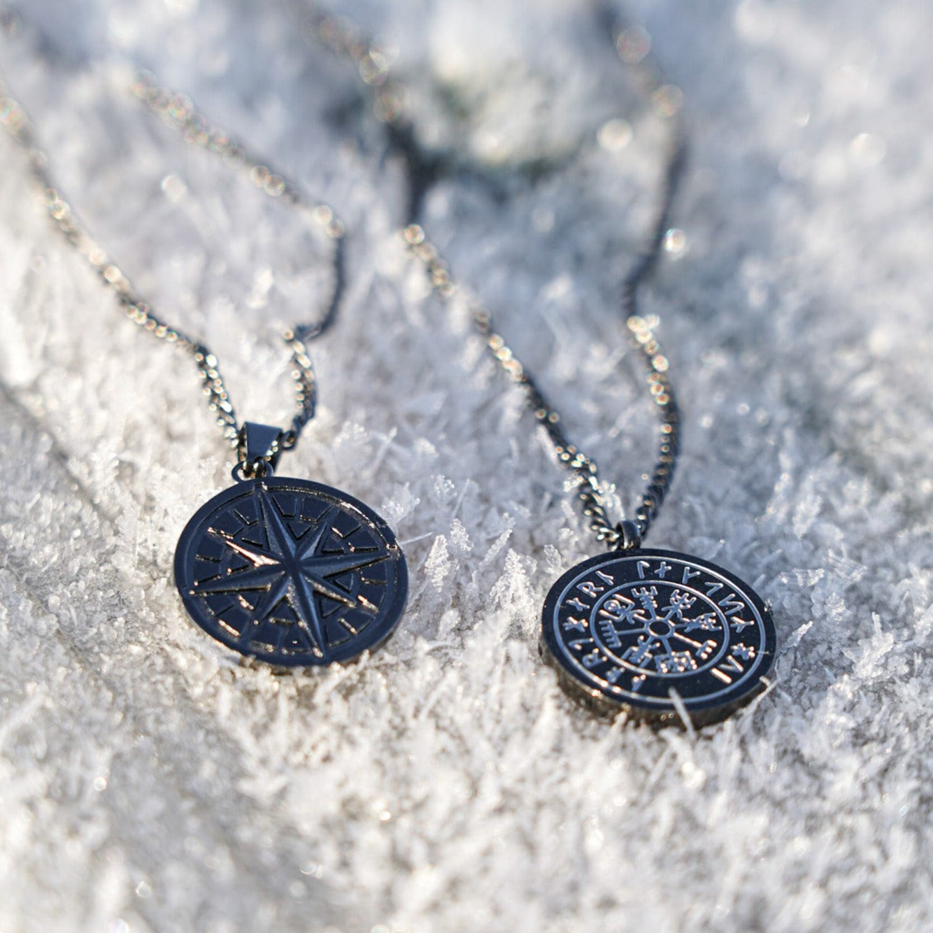 Vegvisir pendant - Black
