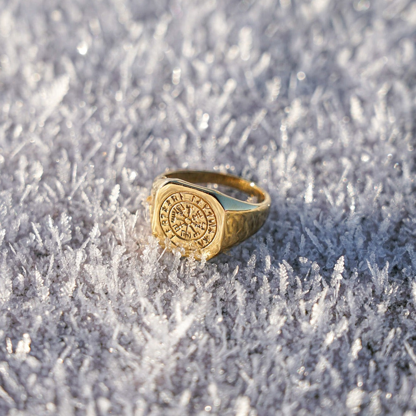 Vegvisir Signature - Gold-toned ring