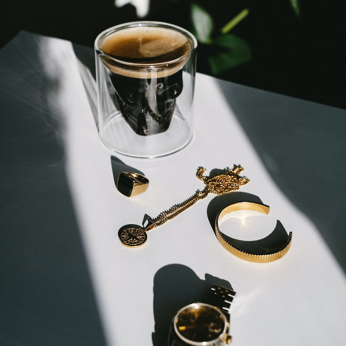 Black Onyx Oversize Signature - Gold-toned ring