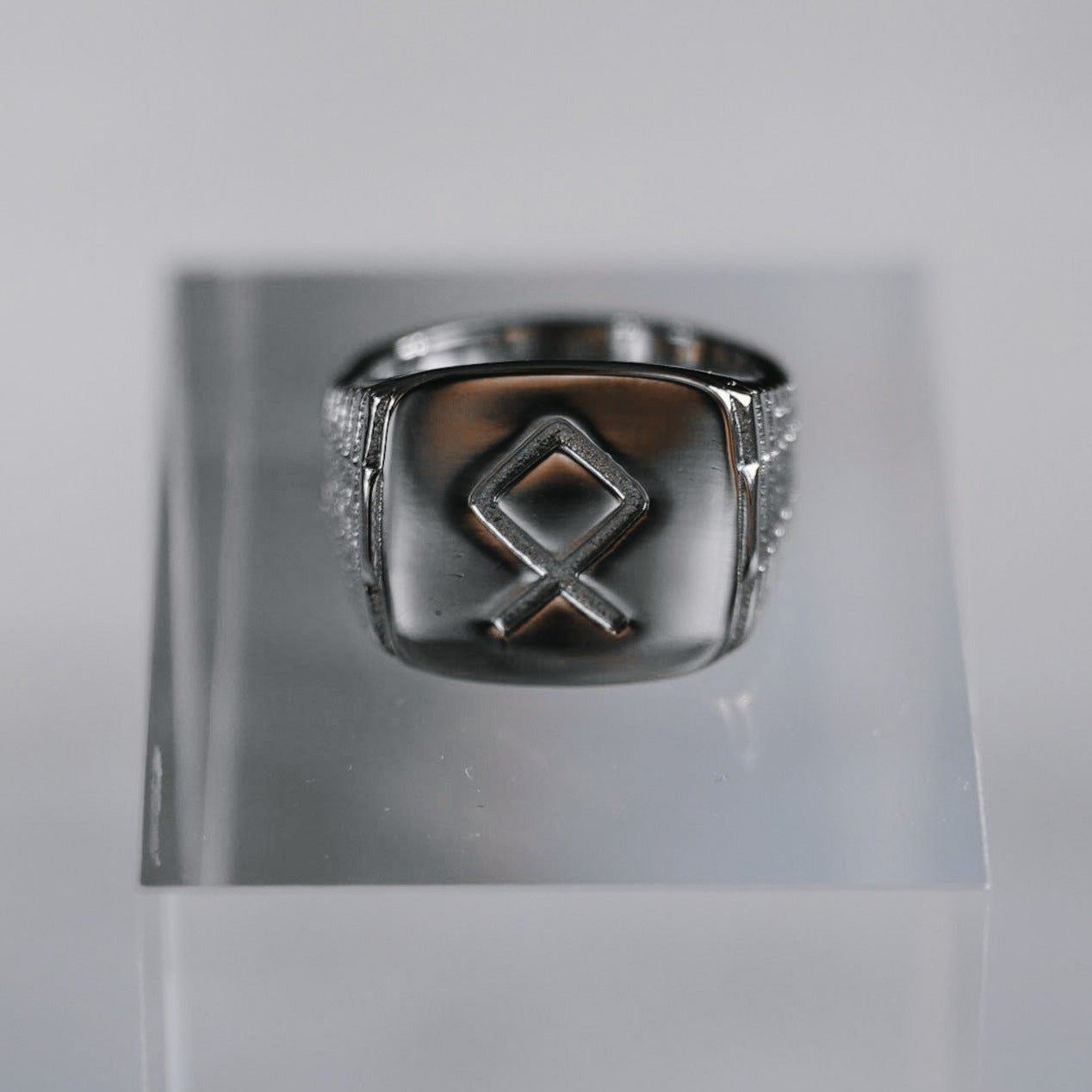 Othila Oversize Signature - Silver-toned ring