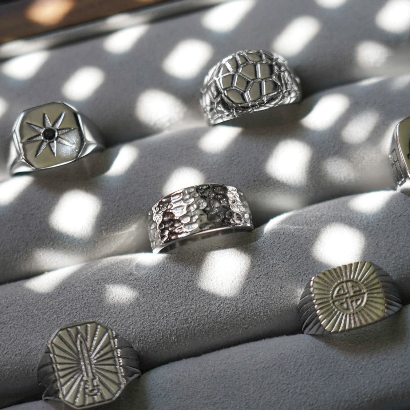 Hammered Signature - Silver-toned ring