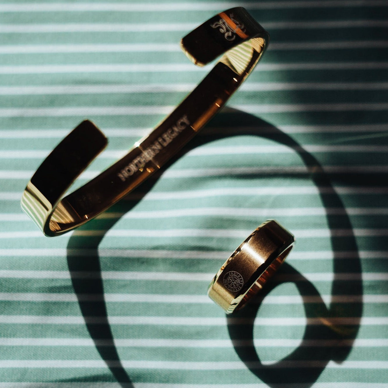 Siempre Vegvisir band - Gold-toned ring