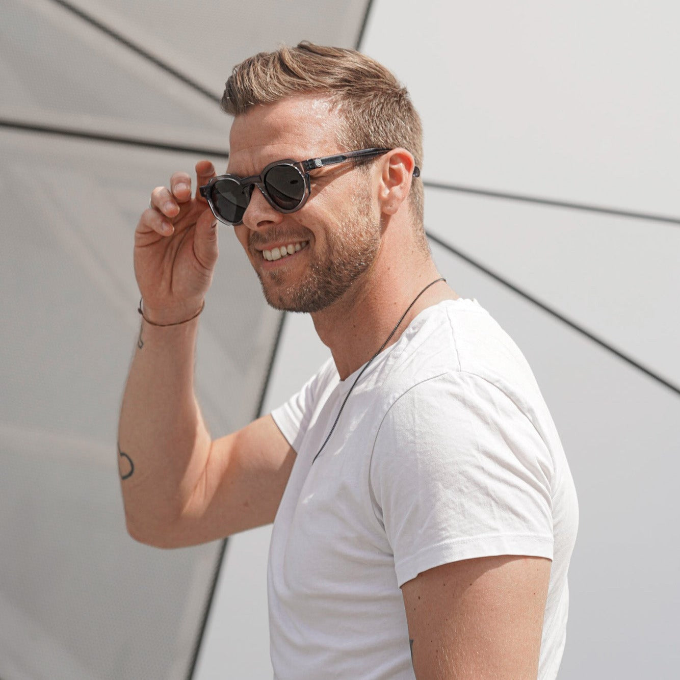 Signature sunglasses - Transparent grey