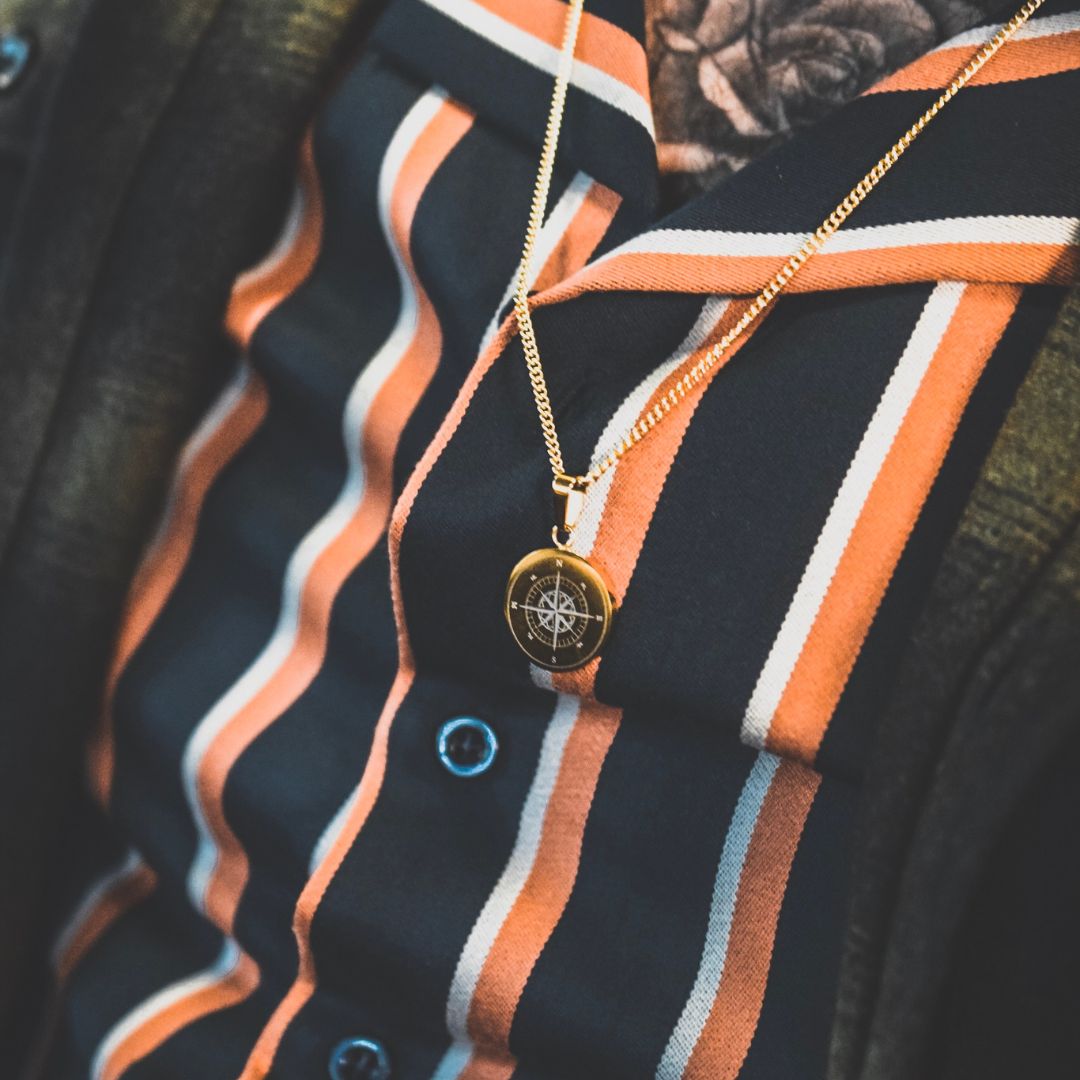 Compass Pendant - Gold-toned