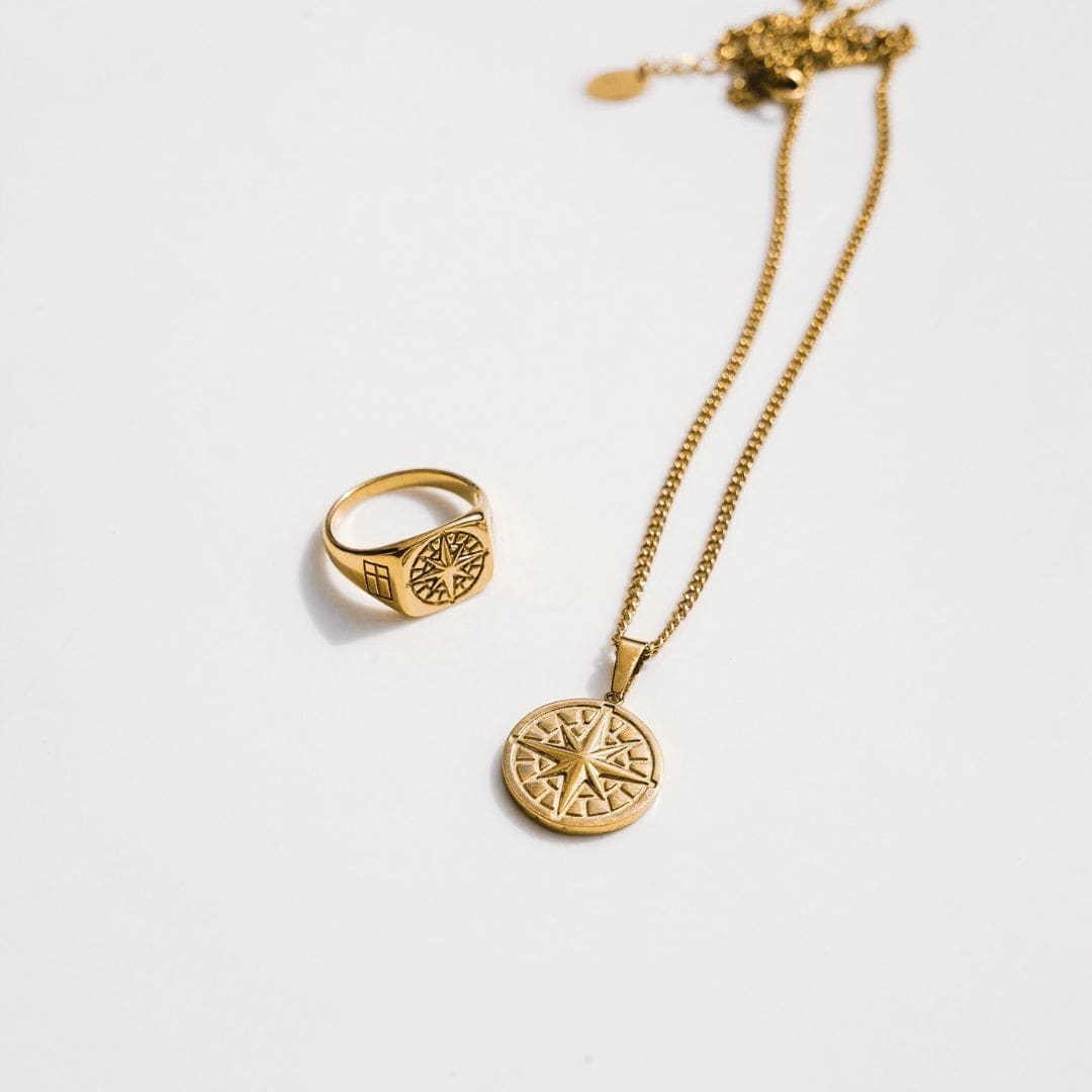 NL Compass pendant 2.0 - Gold-toned