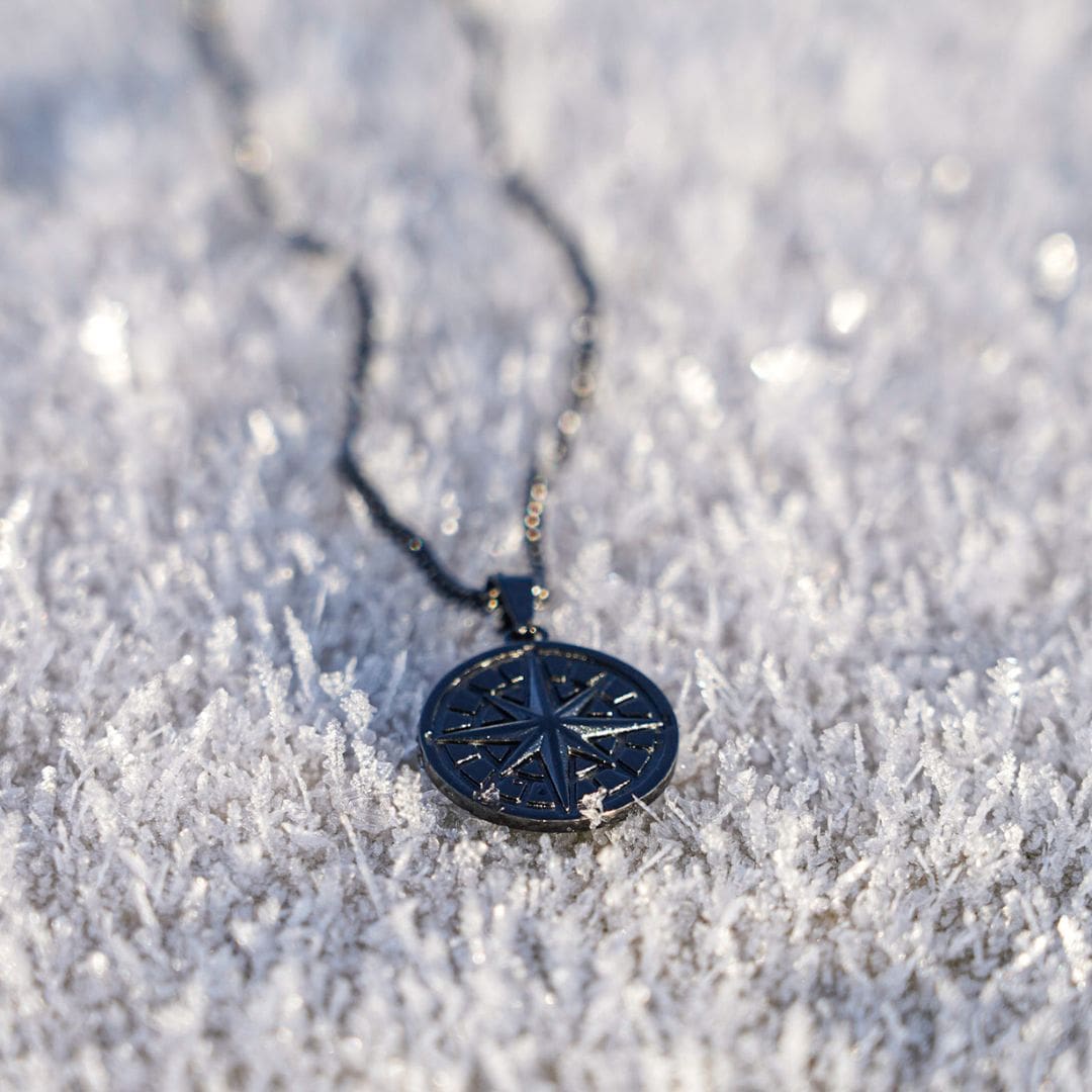 NL Compass pendant 2.0 - Black